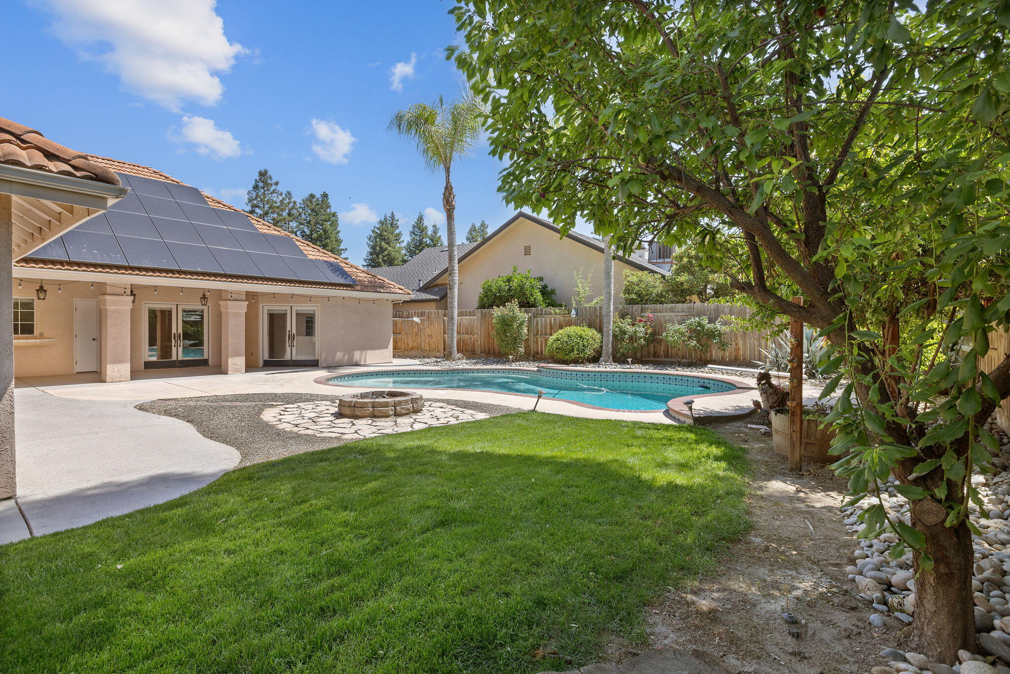 5941 W Cutler Ct, Visalia, CA 93277