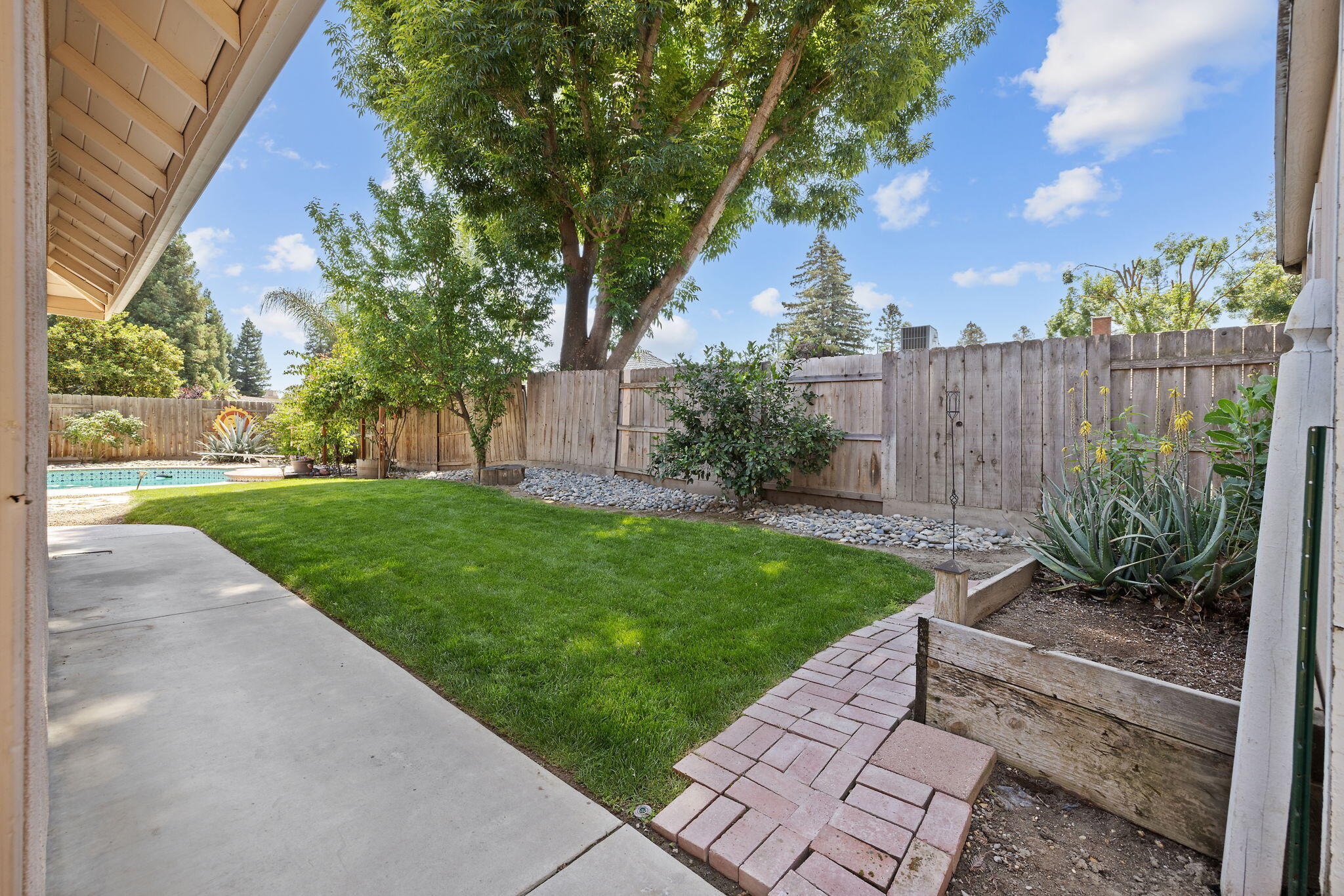5941 W Cutler Ct, Visalia, CA 93277
