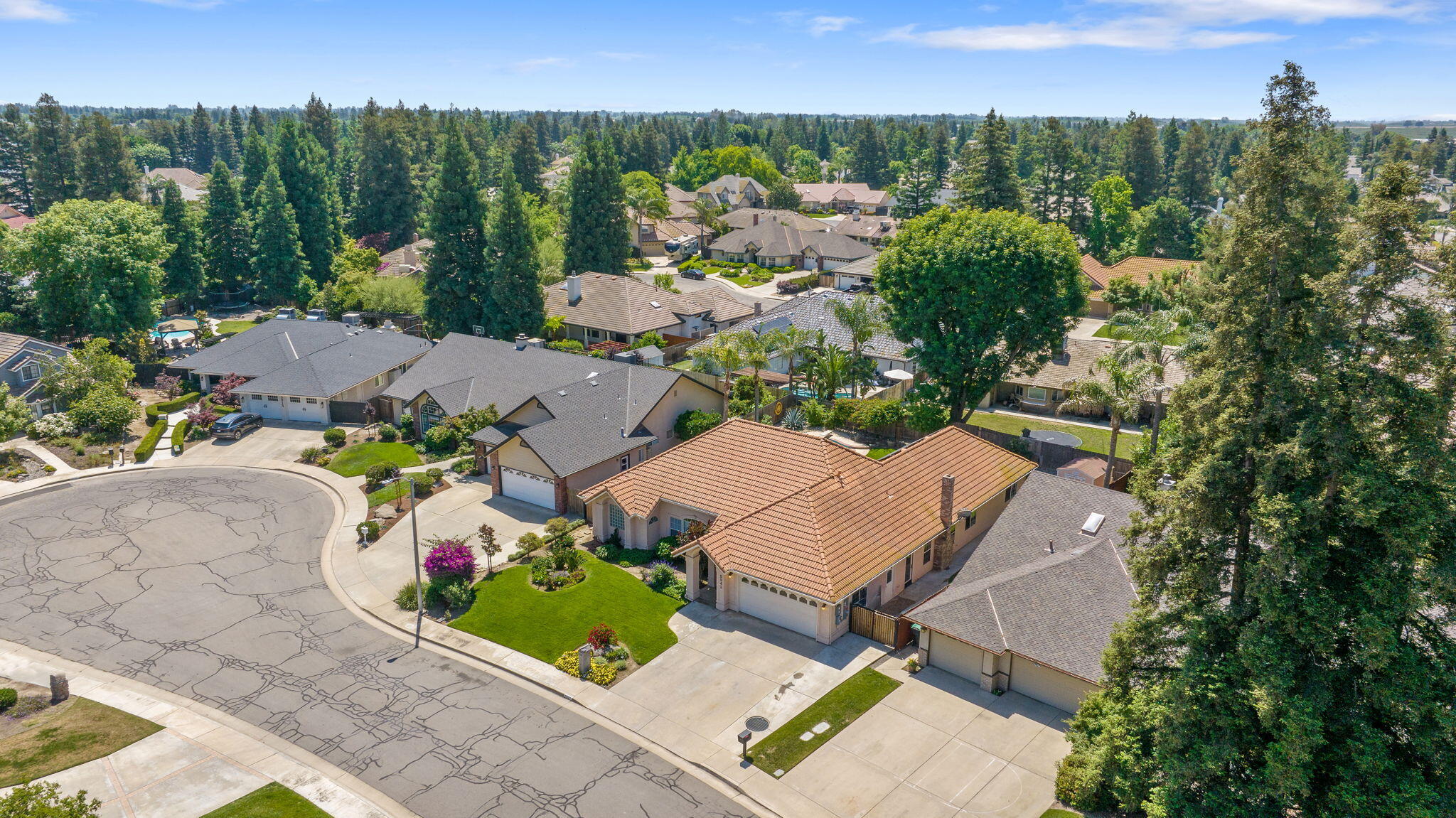 5941 W Cutler Ct, Visalia, CA 93277