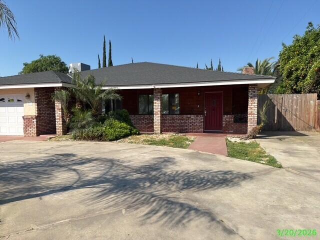 511 N Chinowth St, Visalia, CA 93291