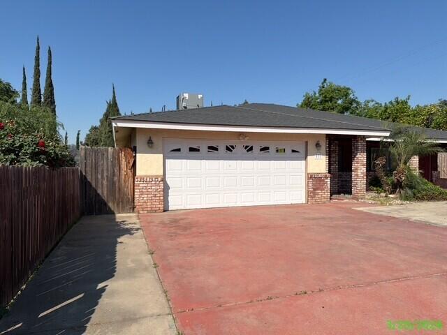 511 N Chinowth St, Visalia, CA 93291
