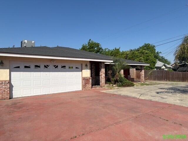 511 N Chinowth St, Visalia, CA 93291