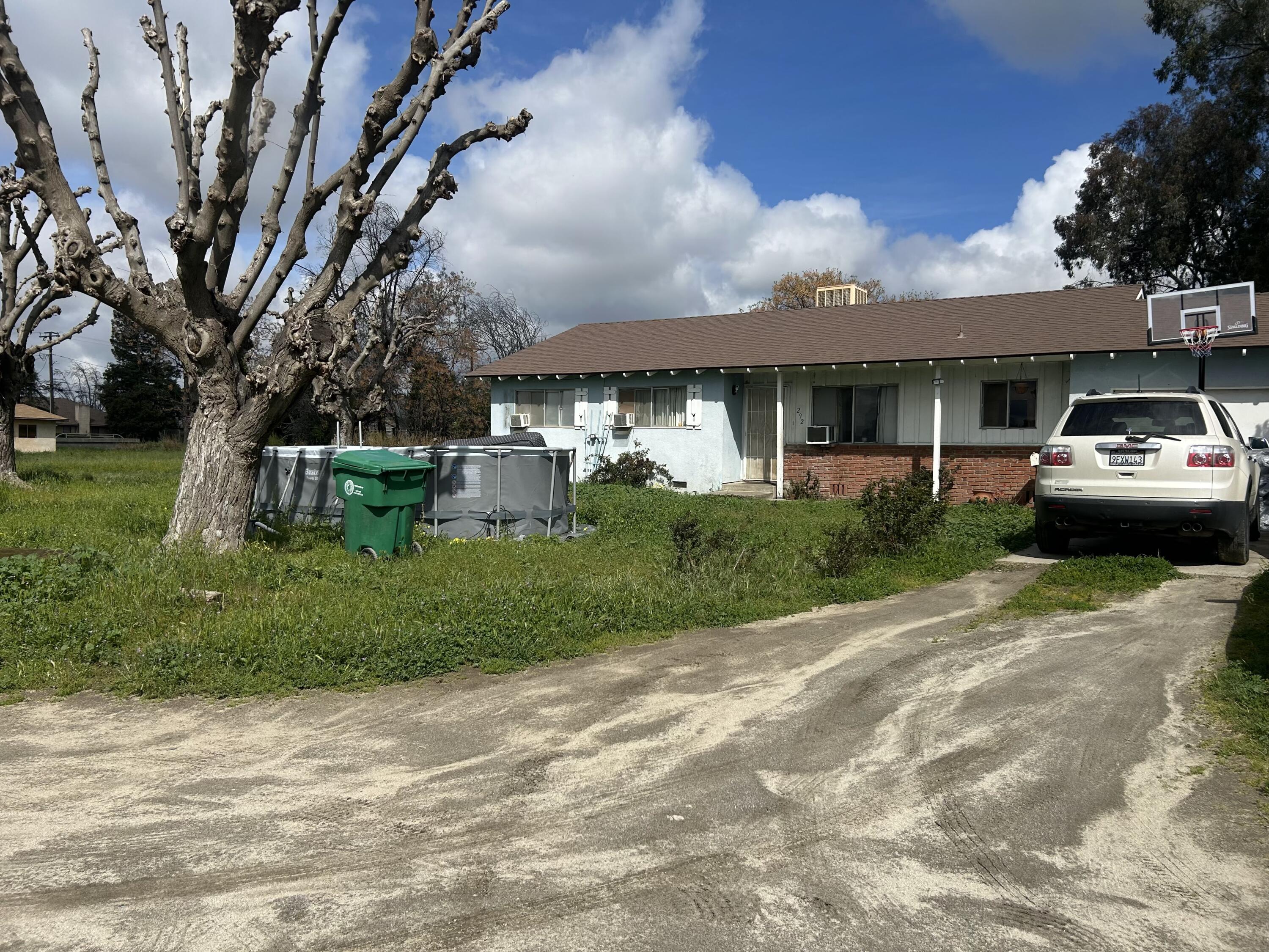 292 N Villa St, Porterville, CA 93257