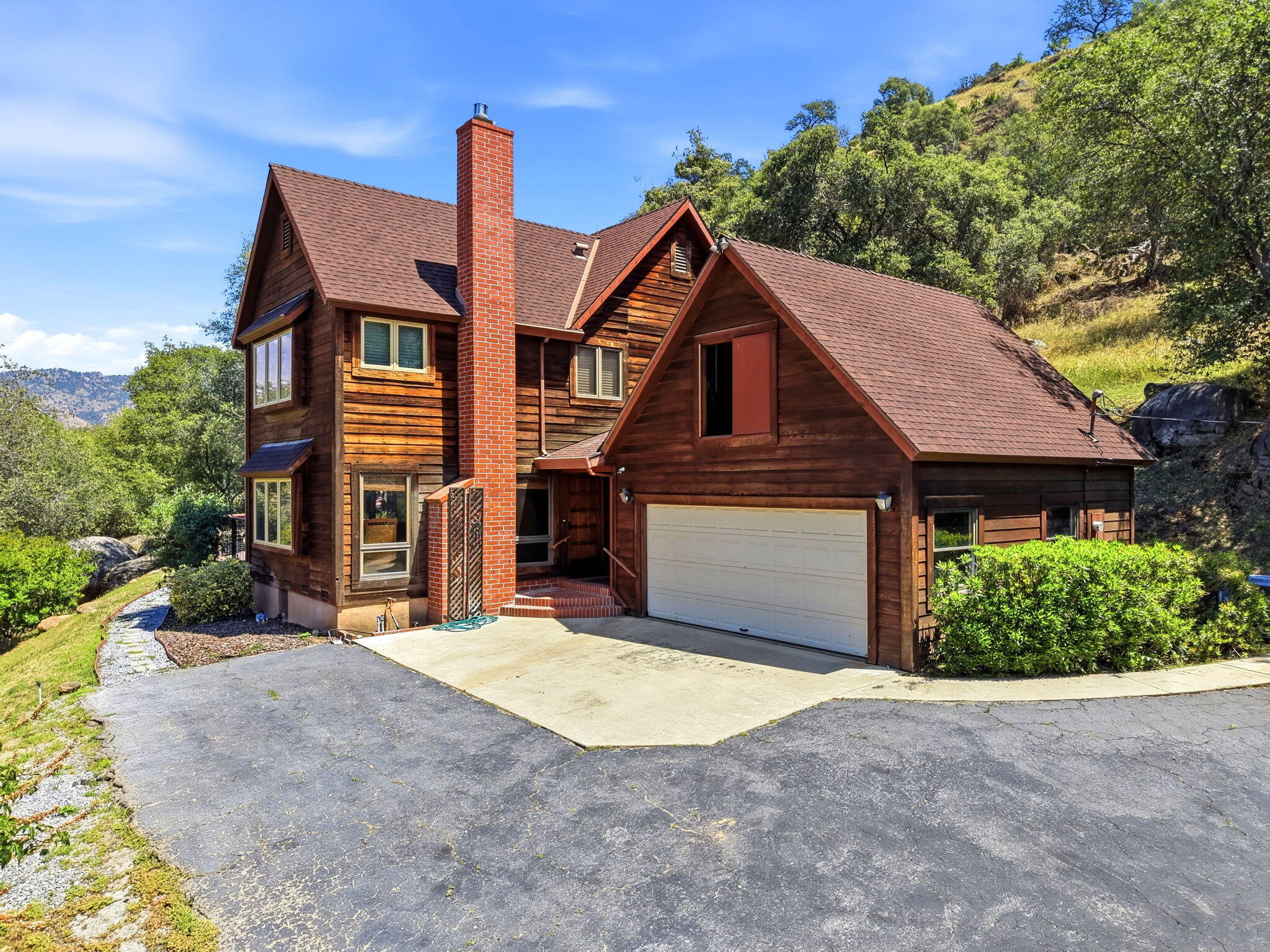 39951 B Pierce Dr, Three Rivers, CA 93271