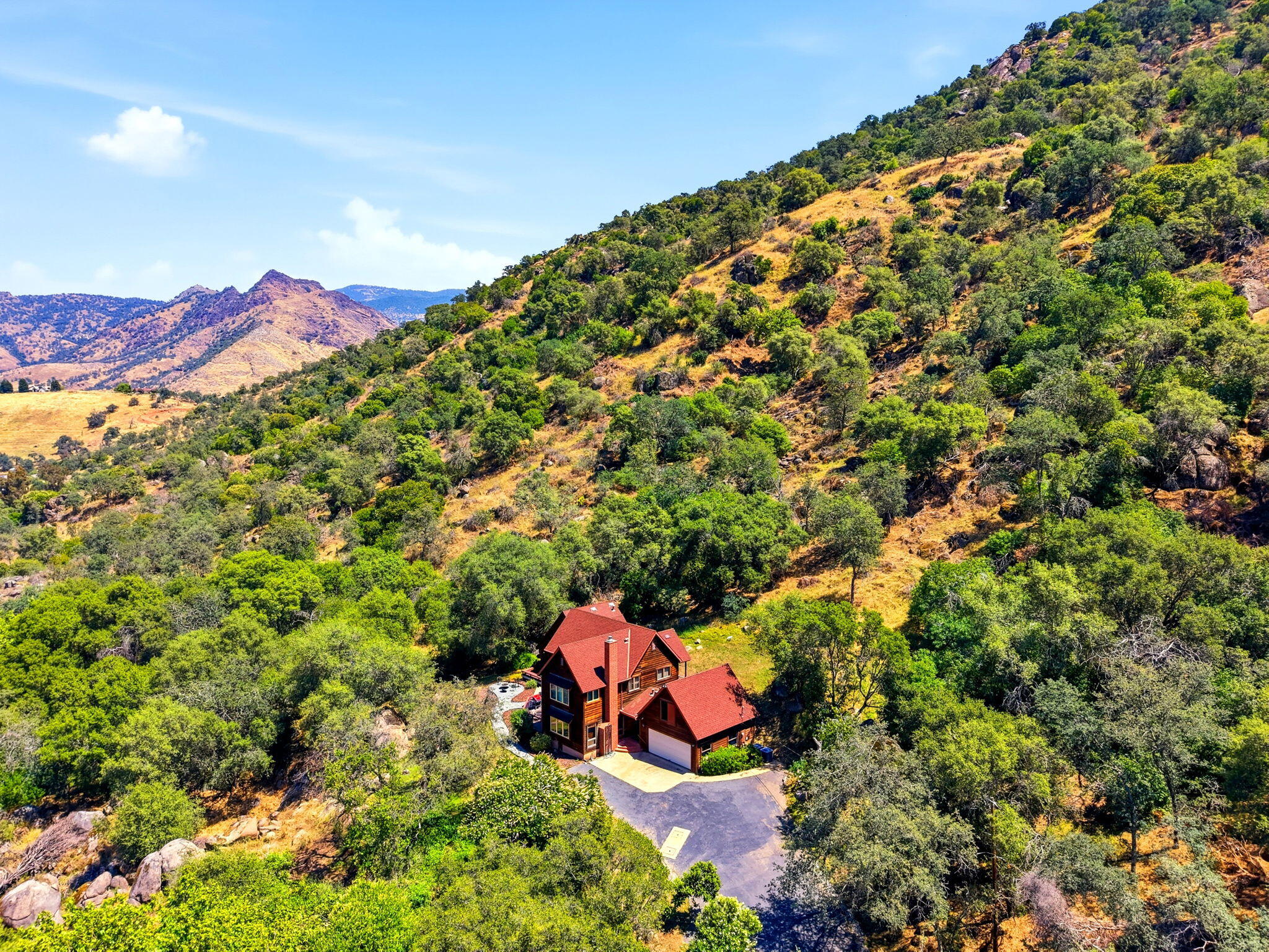 39951 B Pierce Dr, Three Rivers, CA 93271