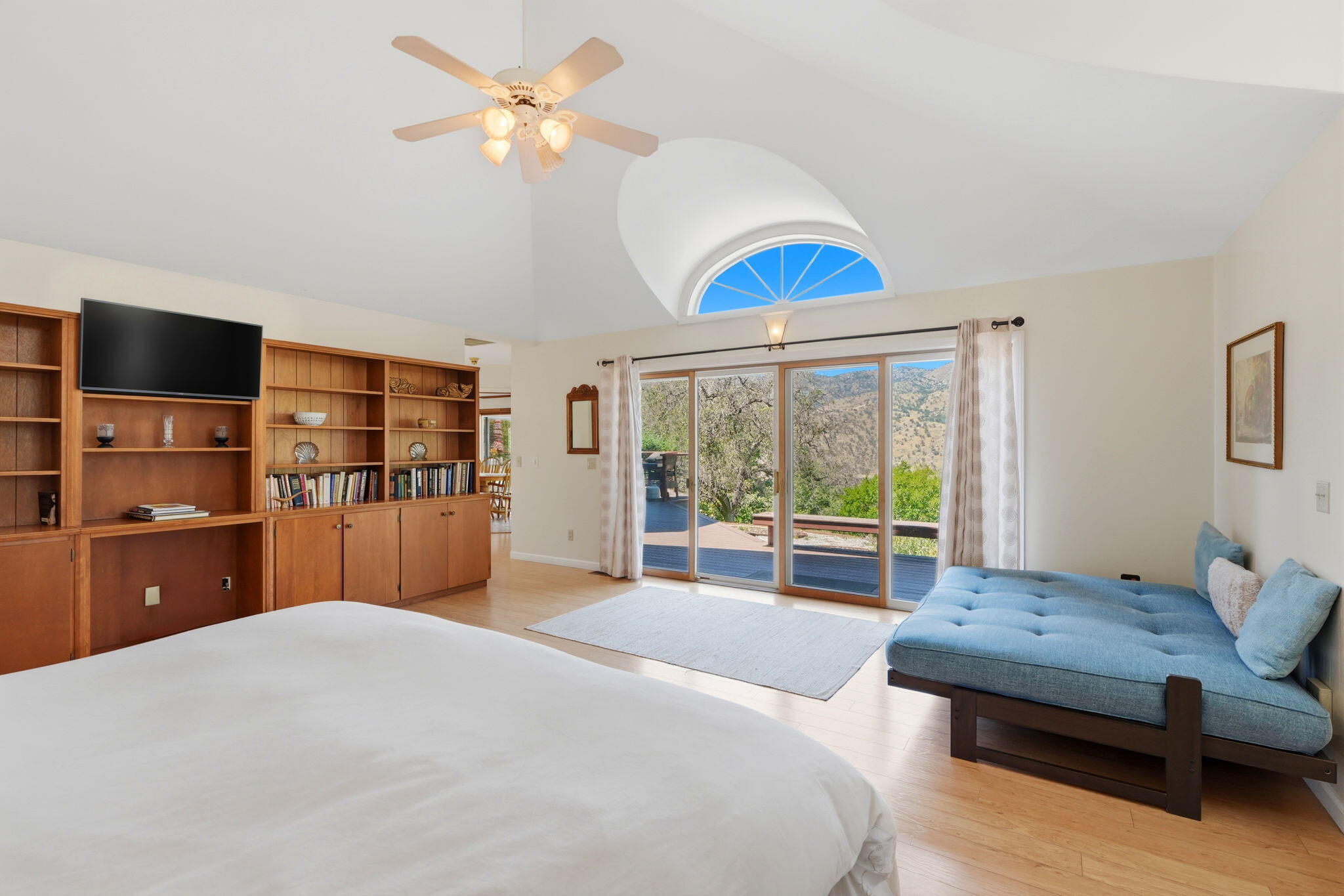 39951 B Pierce Dr, Three Rivers, CA 93271