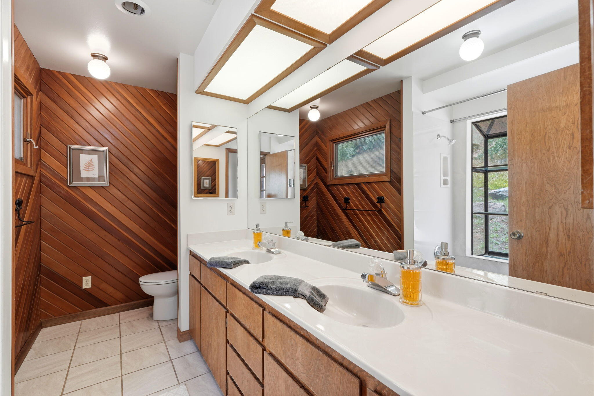 39951 B Pierce Dr, Three Rivers, CA 93271