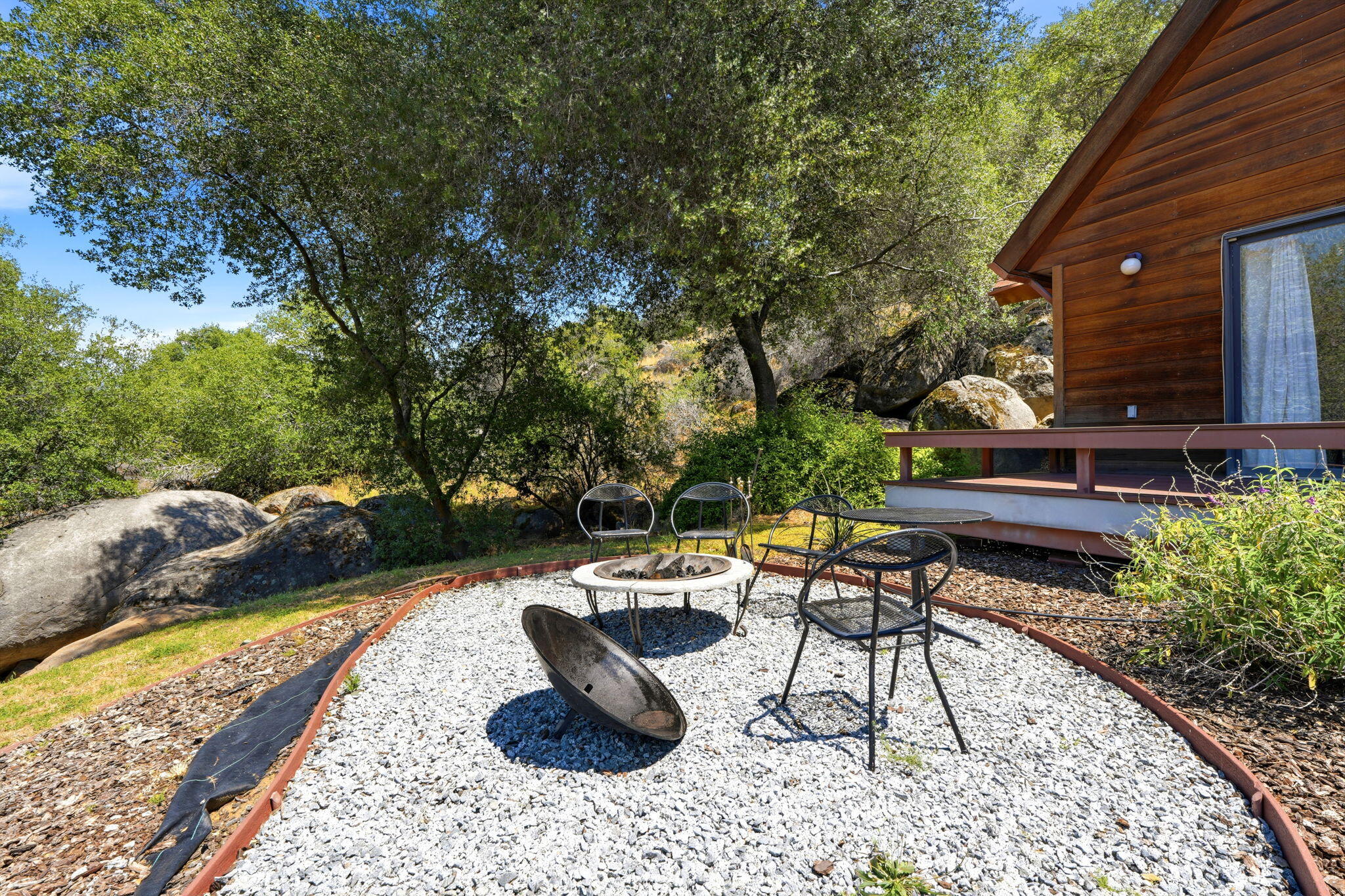 39951 B Pierce Dr, Three Rivers, CA 93271