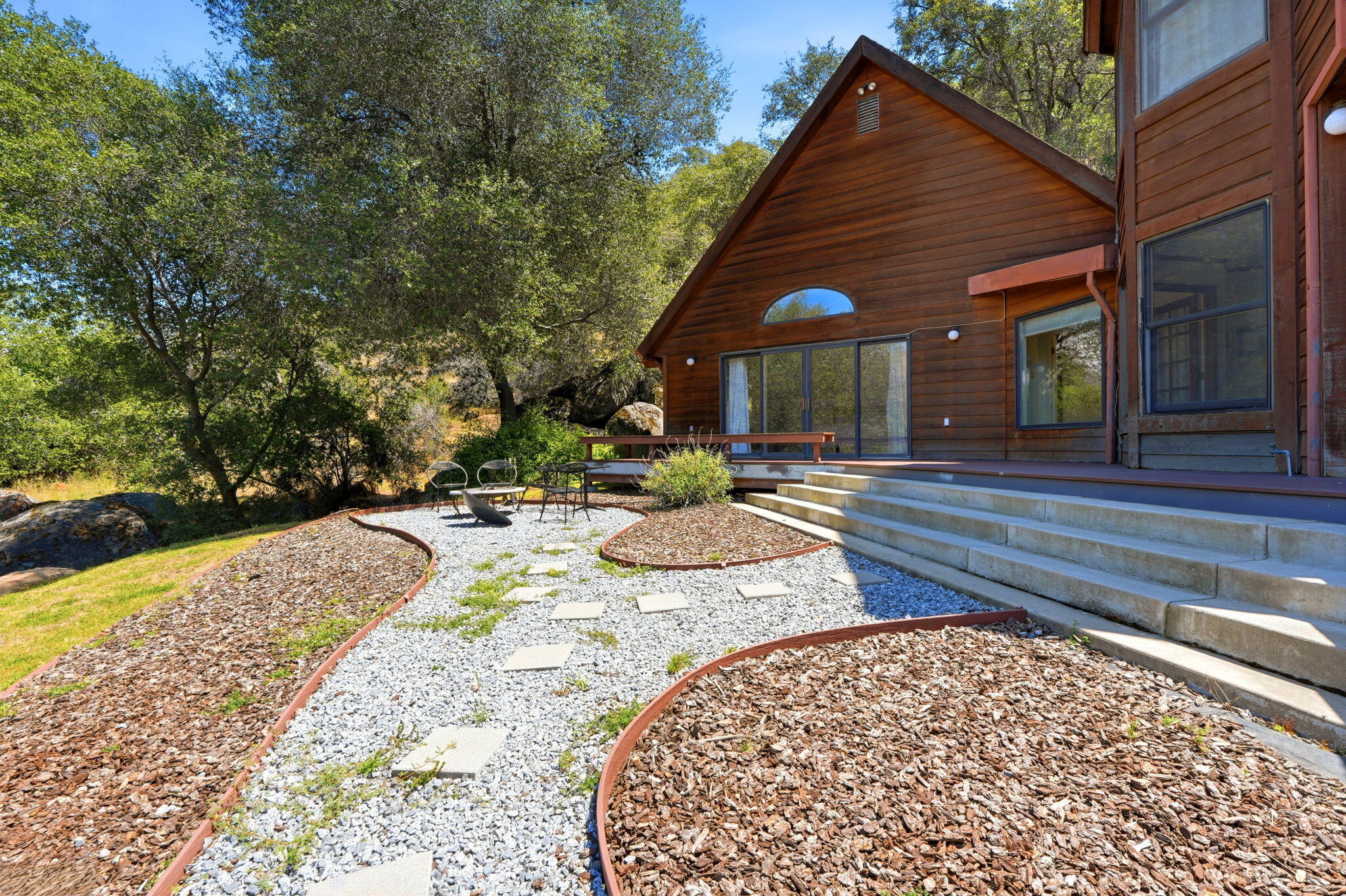 39951 B Pierce Dr, Three Rivers, CA 93271