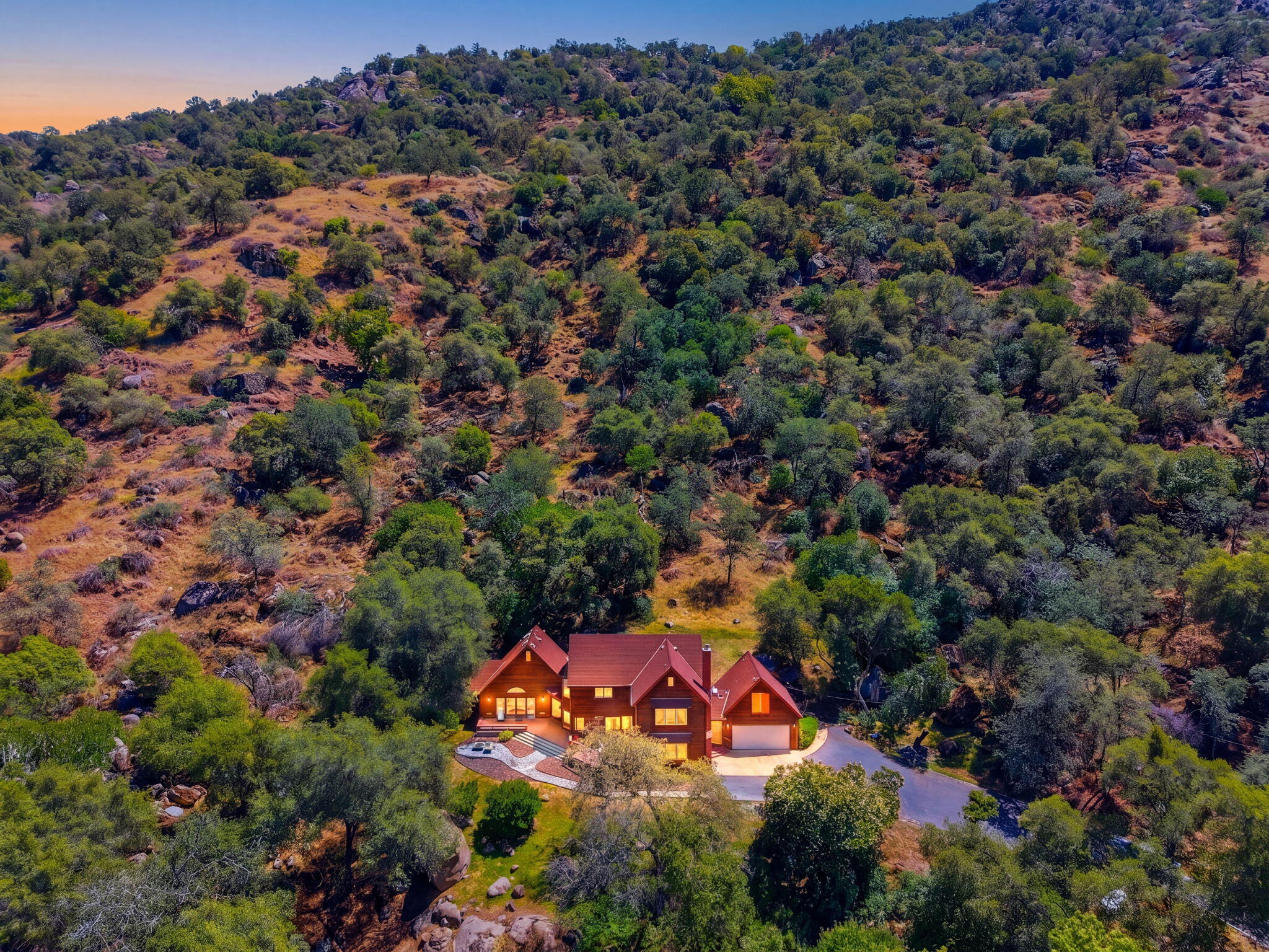 39951 B Pierce Dr, Three Rivers, CA 93271