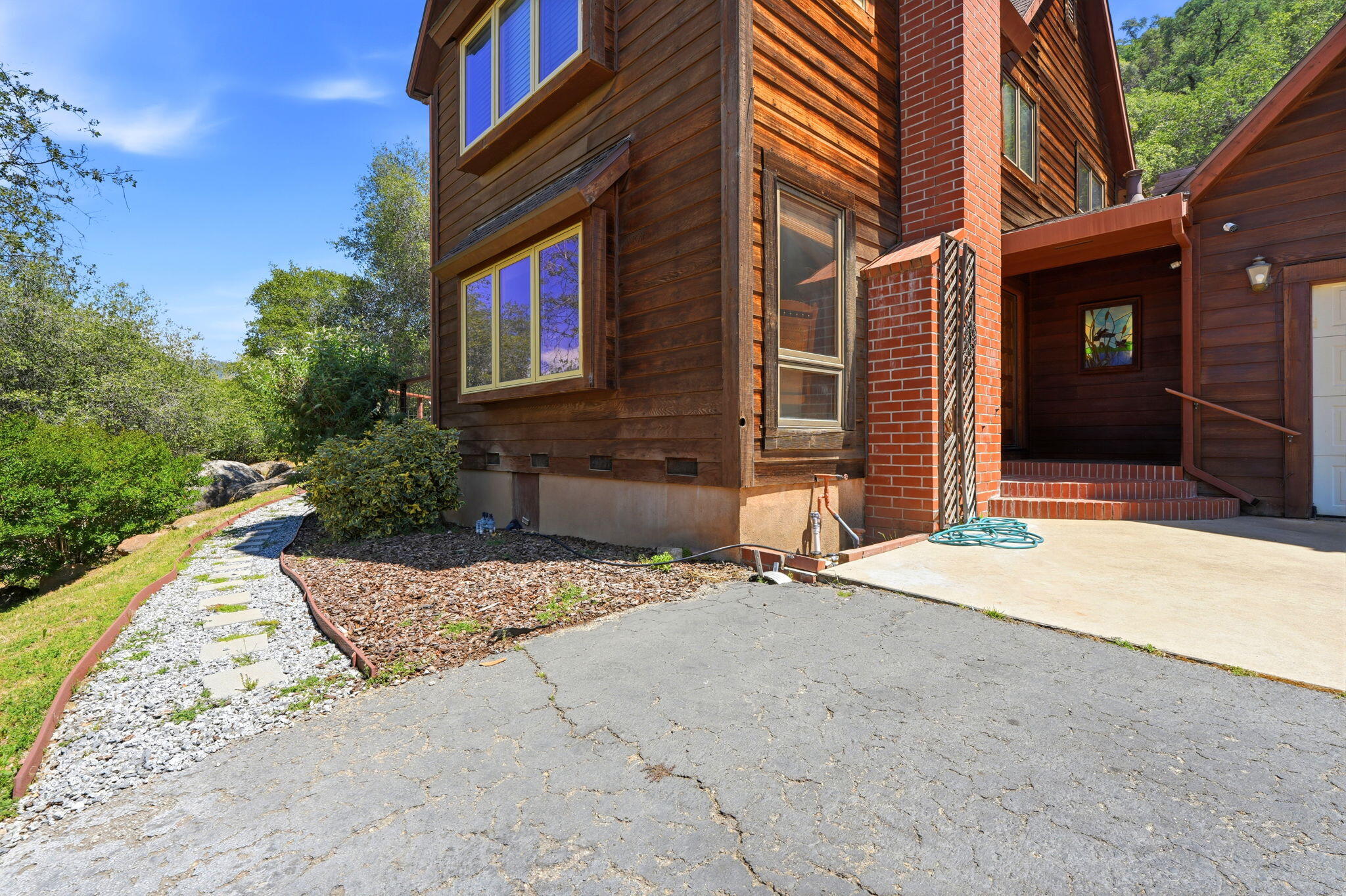 39951 B Pierce Dr, Three Rivers, CA 93271
