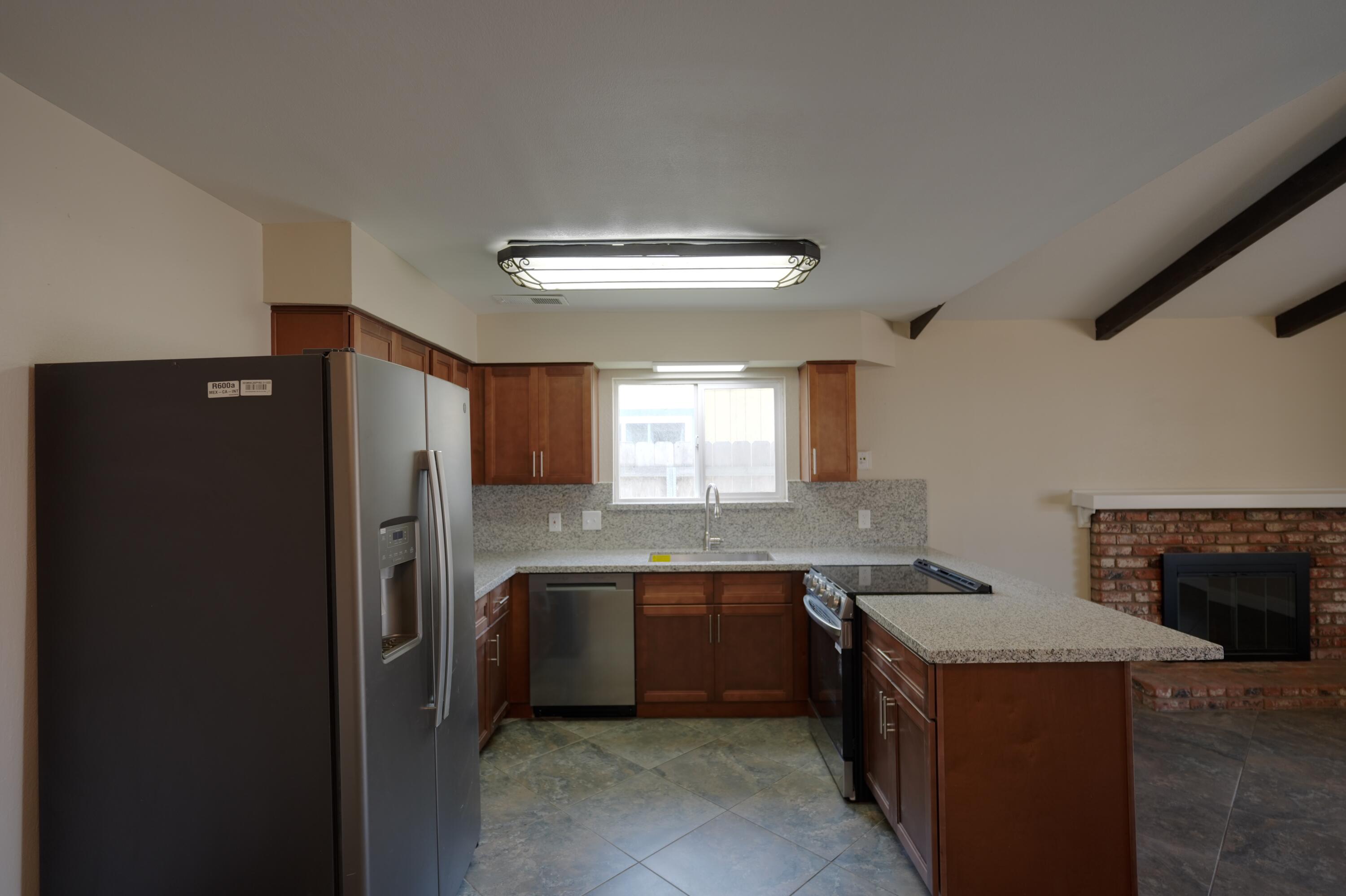 1159 Jamestown, Tulare, CA 93274