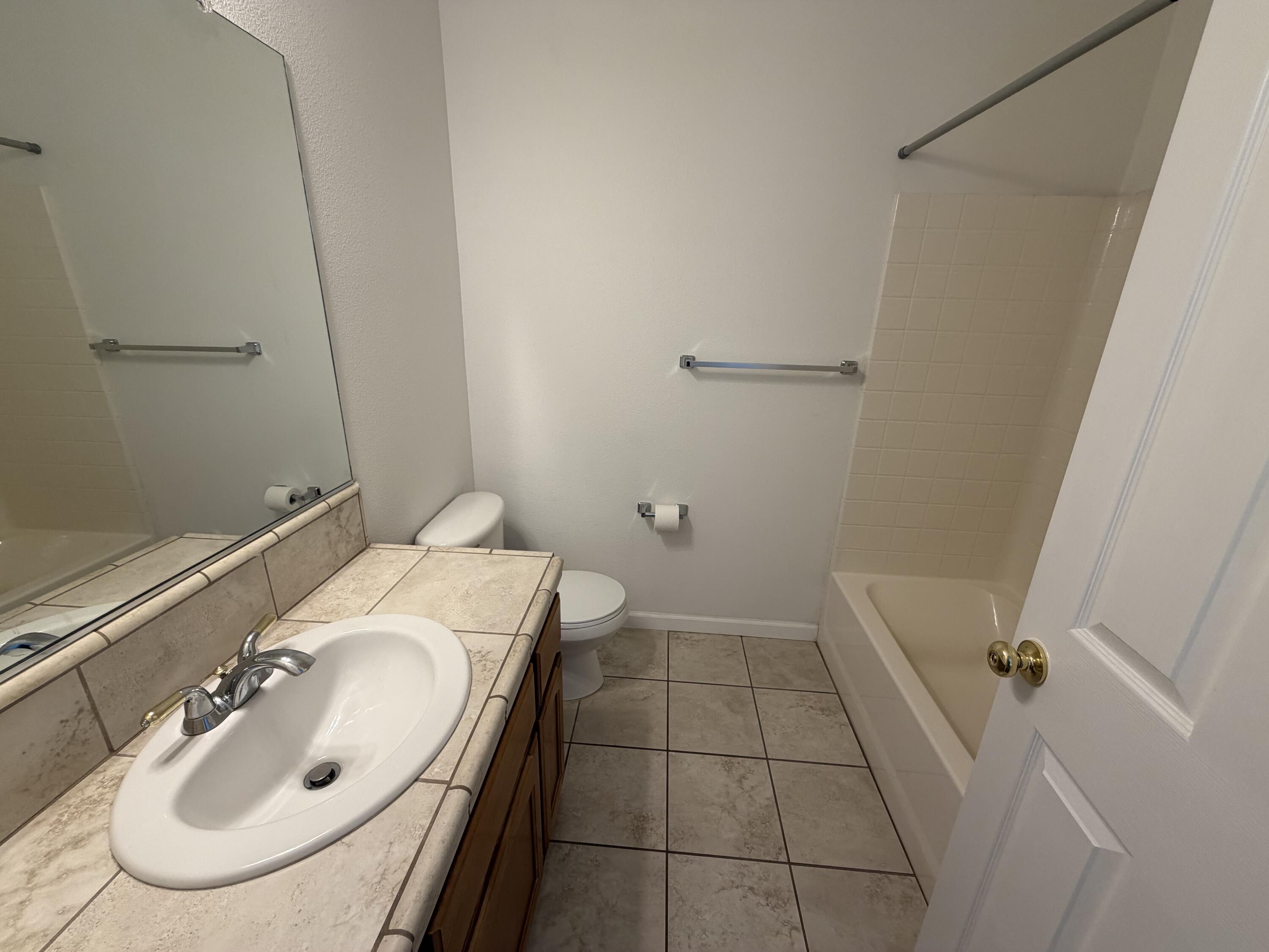 1155 Goble Ct, Tulare, CA 93274