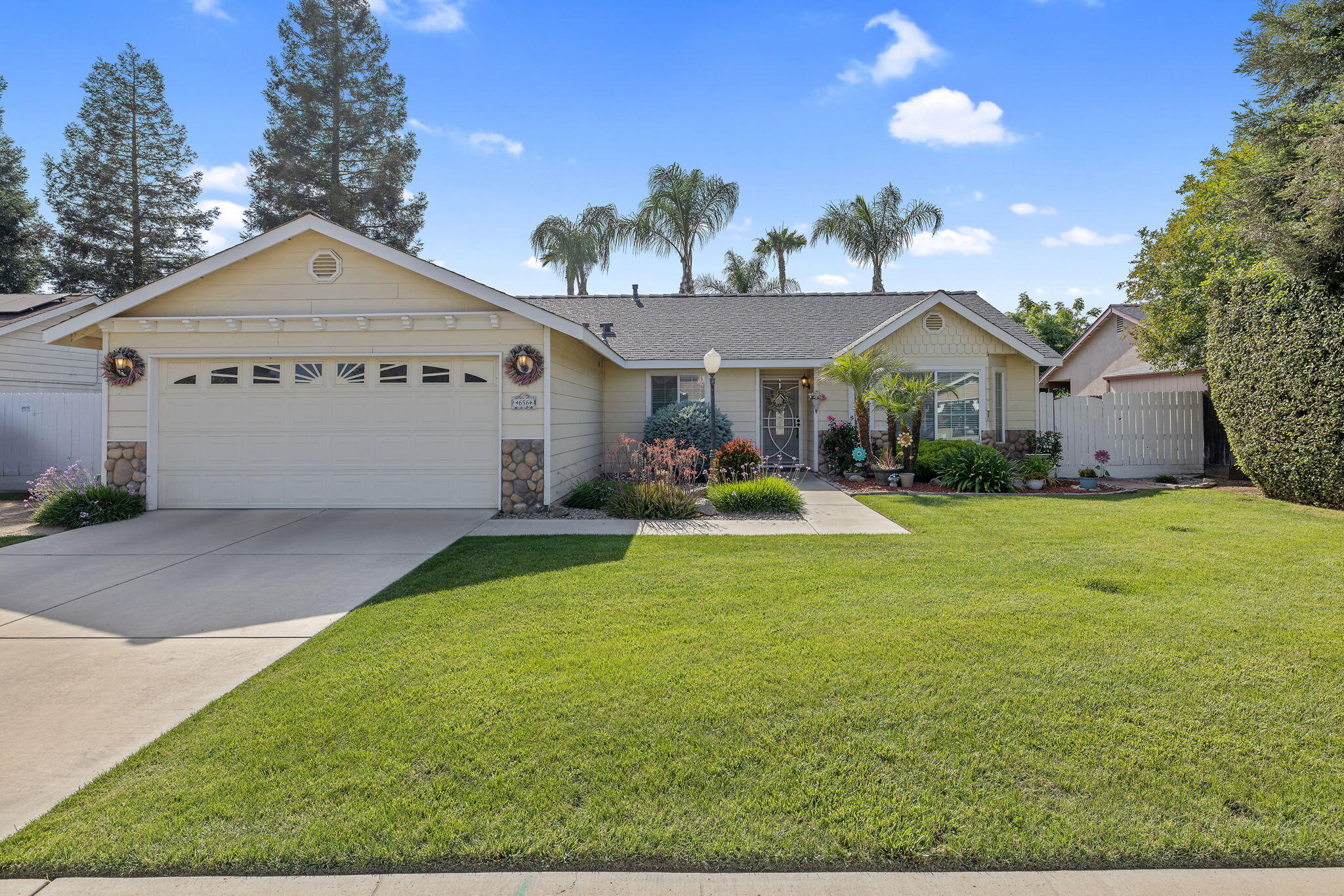 656 Glenn View Ct, Exeter, CA 93221