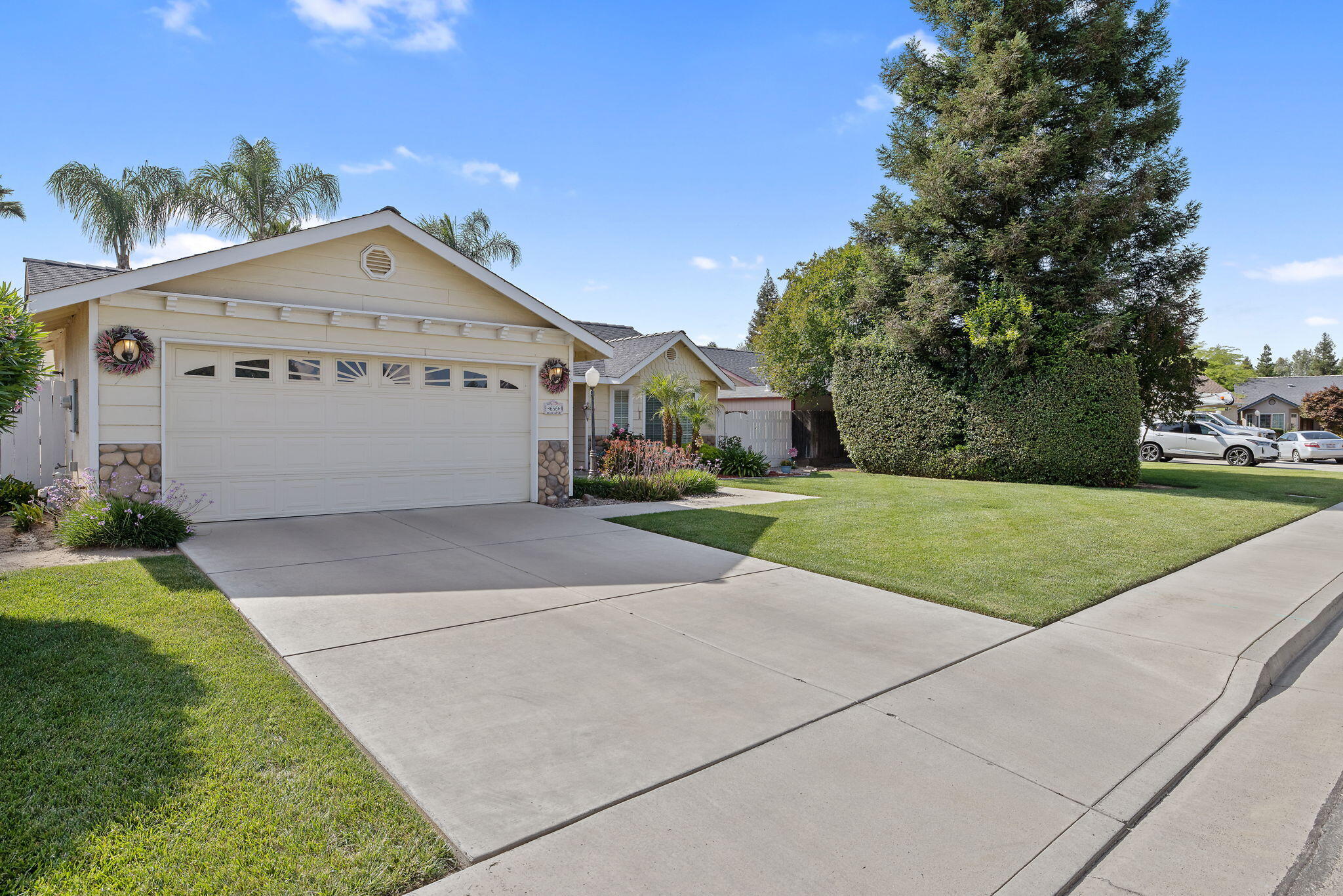 656 Glenn View Ct, Exeter, CA 93221
