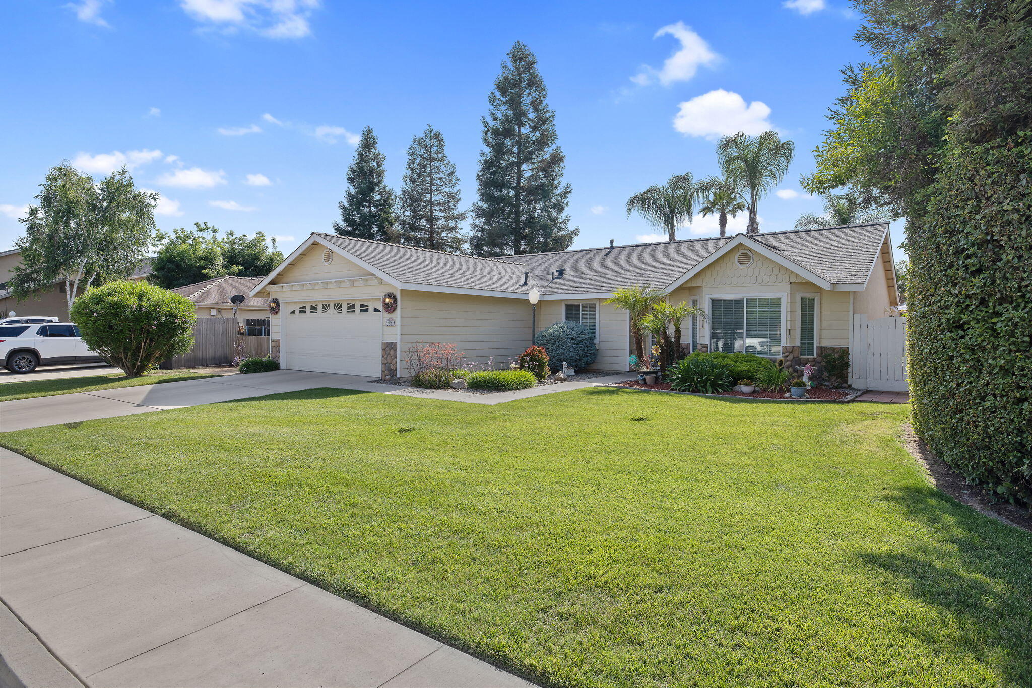 656 Glenn View Ct, Exeter, CA 93221