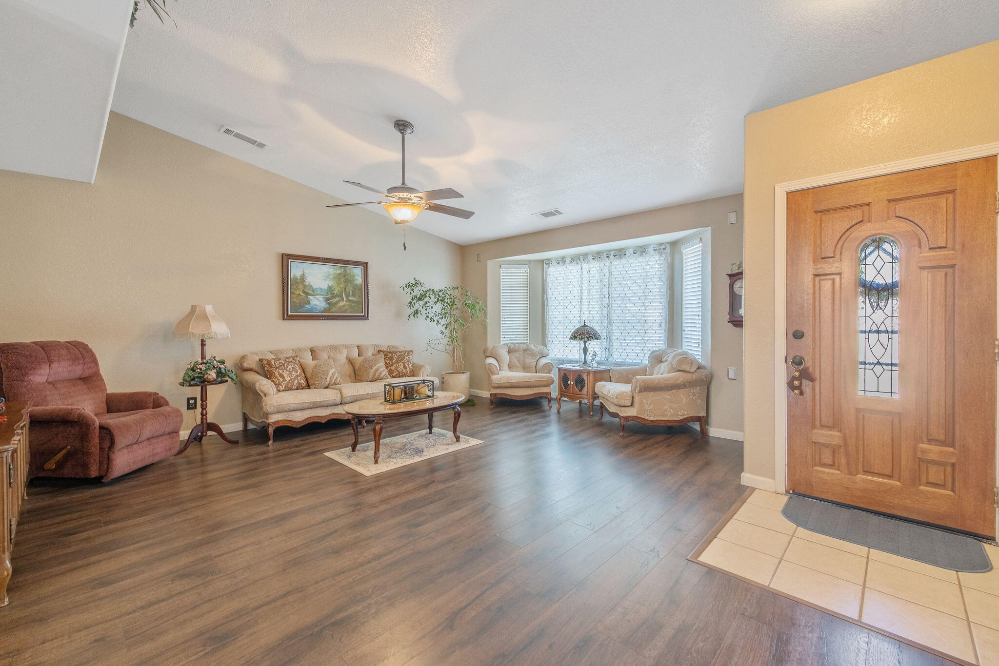 656 Glenn View Ct, Exeter, CA 93221