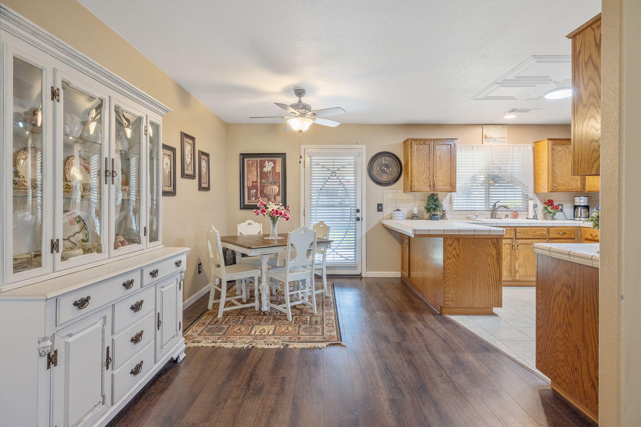 656 Glenn View Ct, Exeter, CA 93221