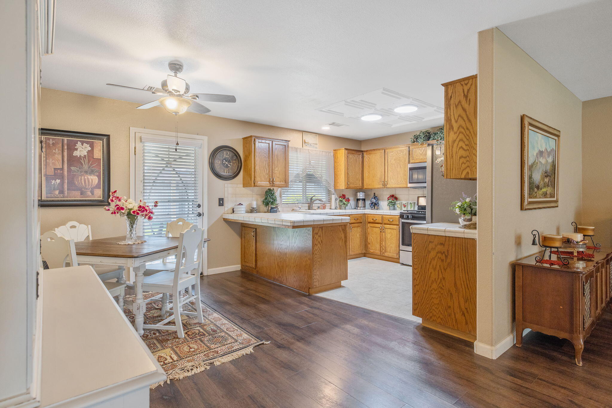 656 Glenn View Ct, Exeter, CA 93221