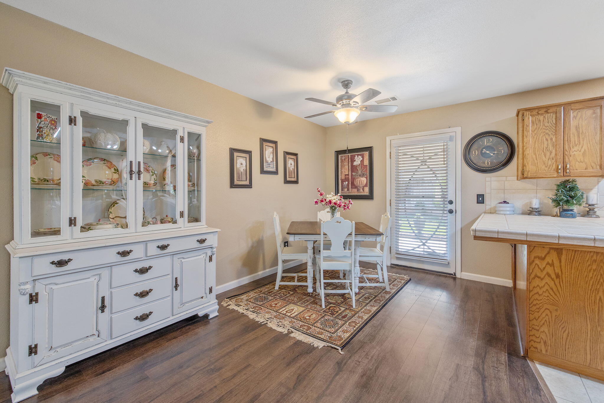 656 Glenn View Ct, Exeter, CA 93221