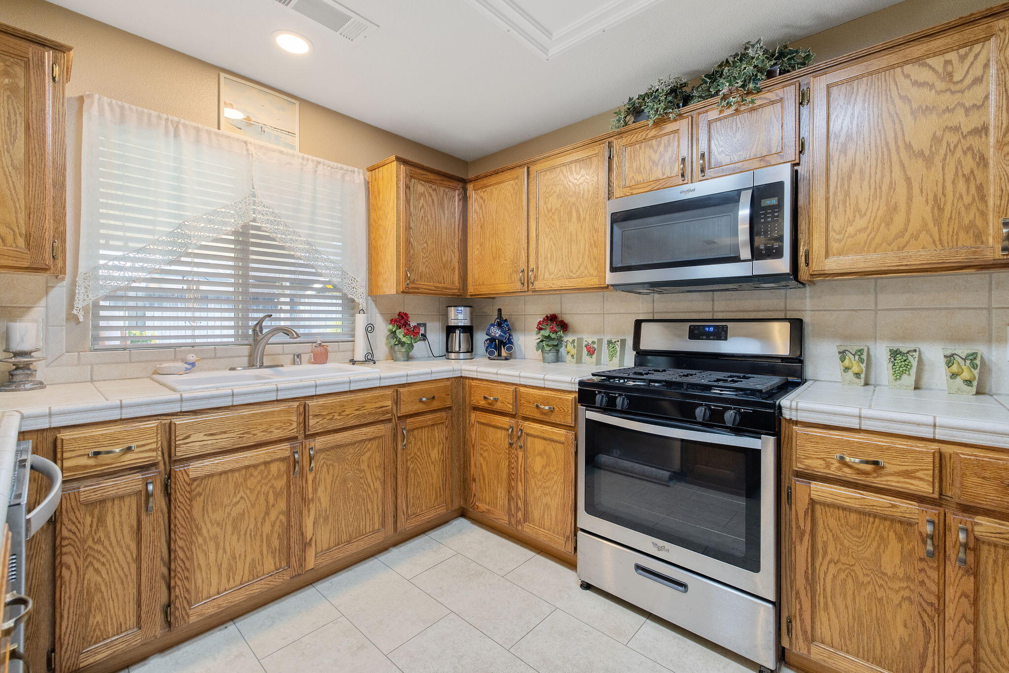 656 Glenn View Ct, Exeter, CA 93221