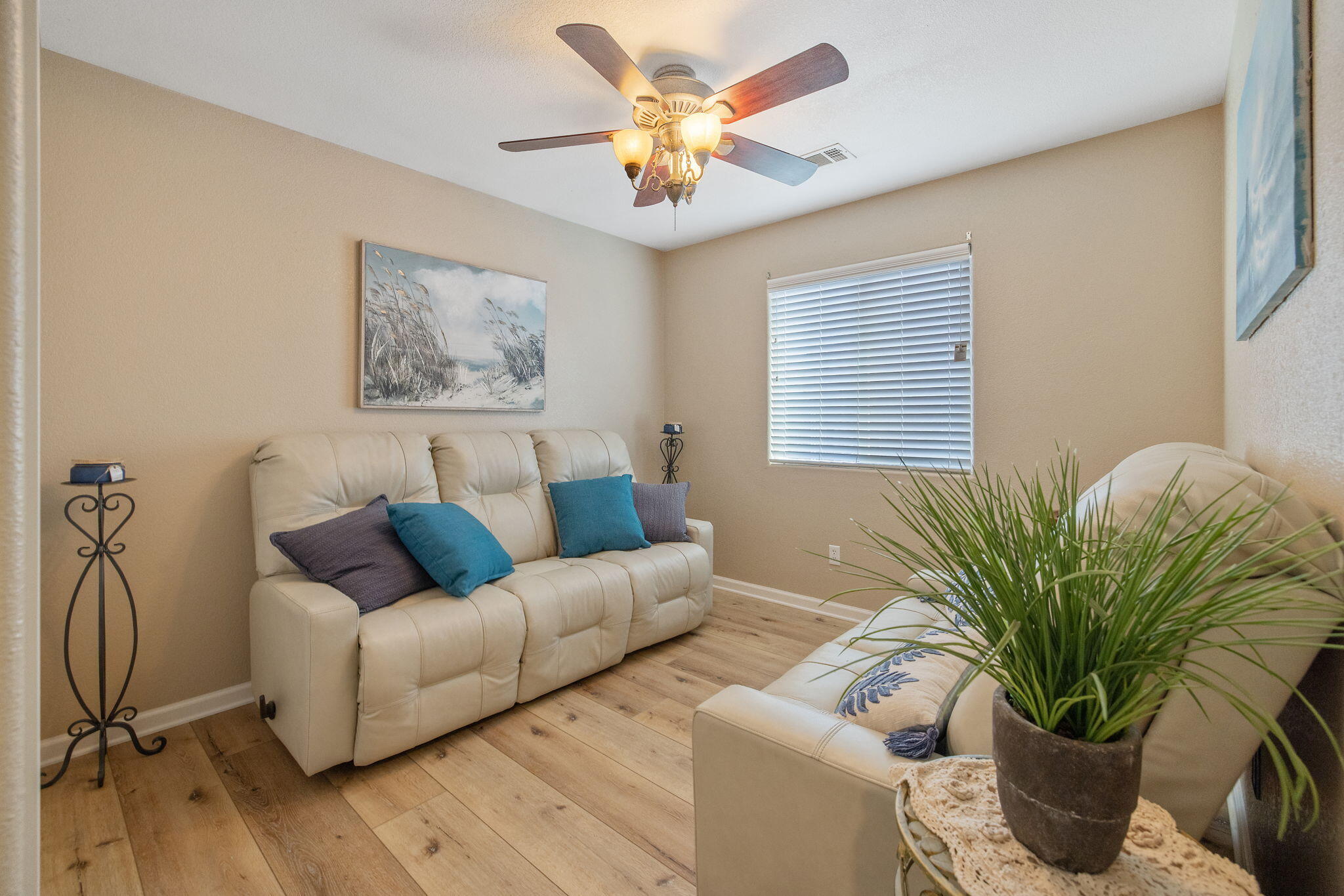 656 Glenn View Ct, Exeter, CA 93221