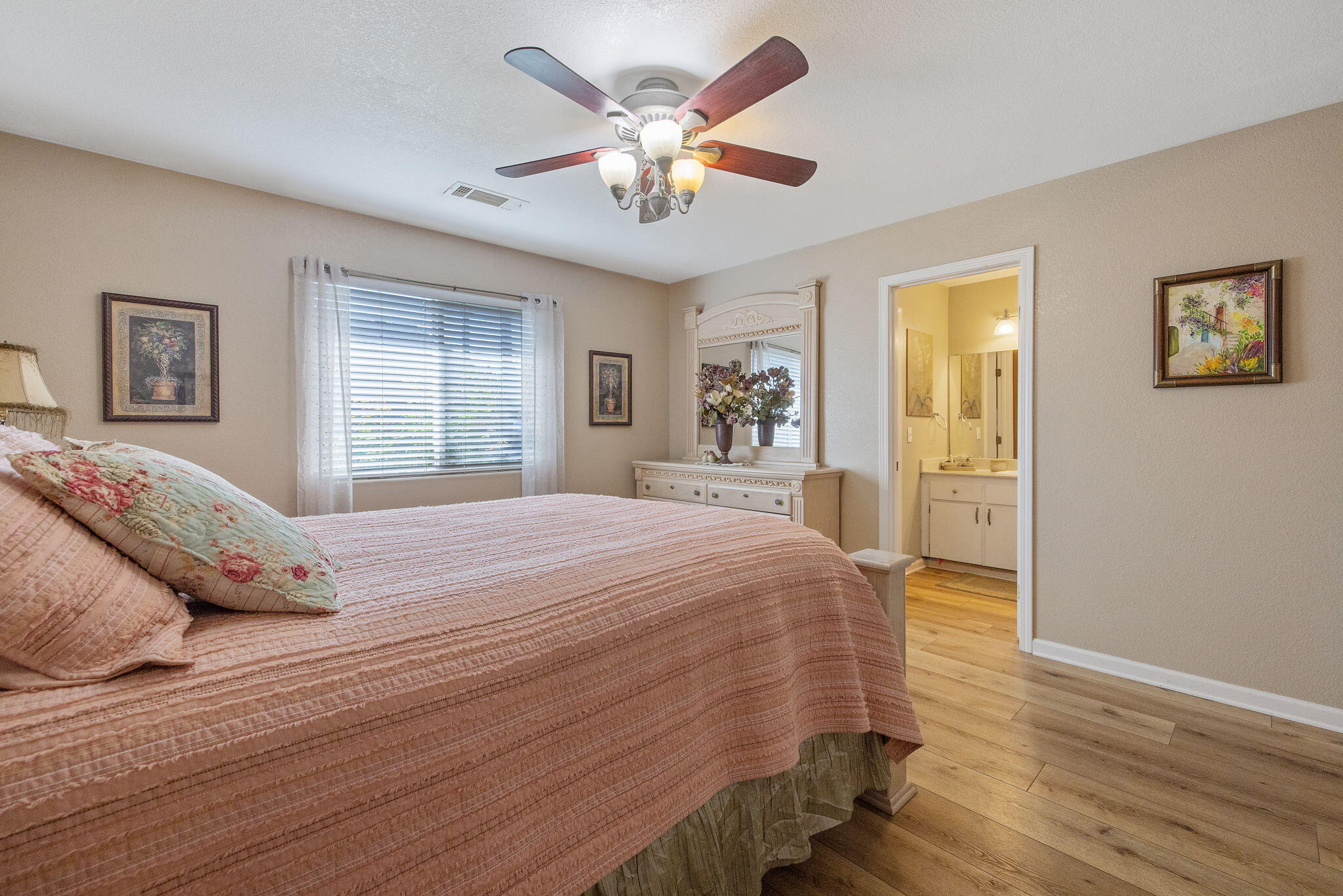 656 Glenn View Ct, Exeter, CA 93221