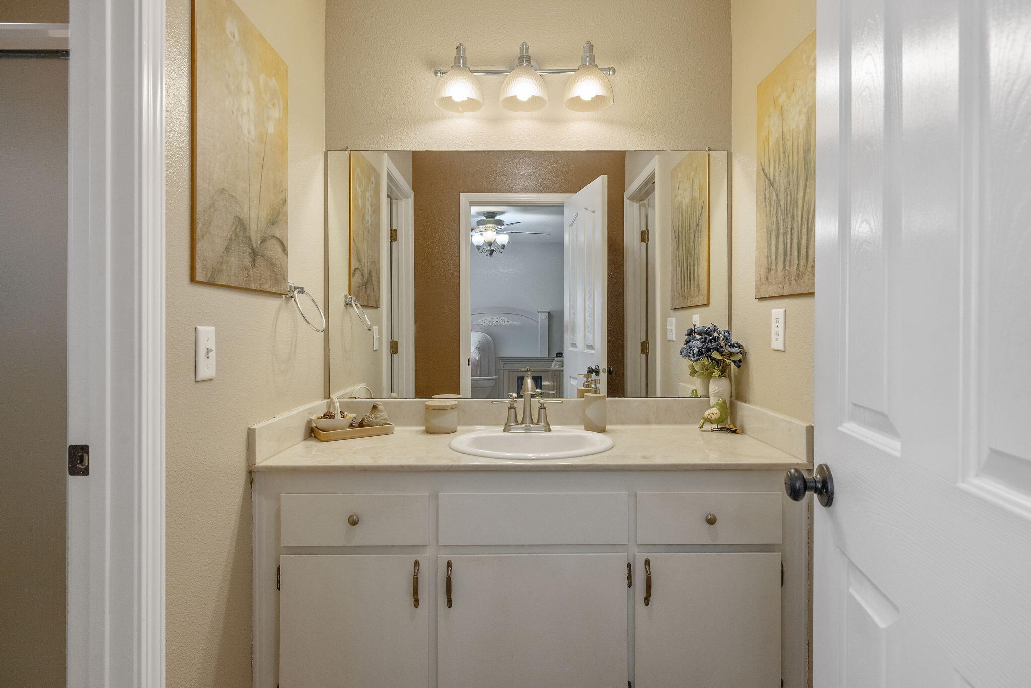 656 Glenn View Ct, Exeter, CA 93221