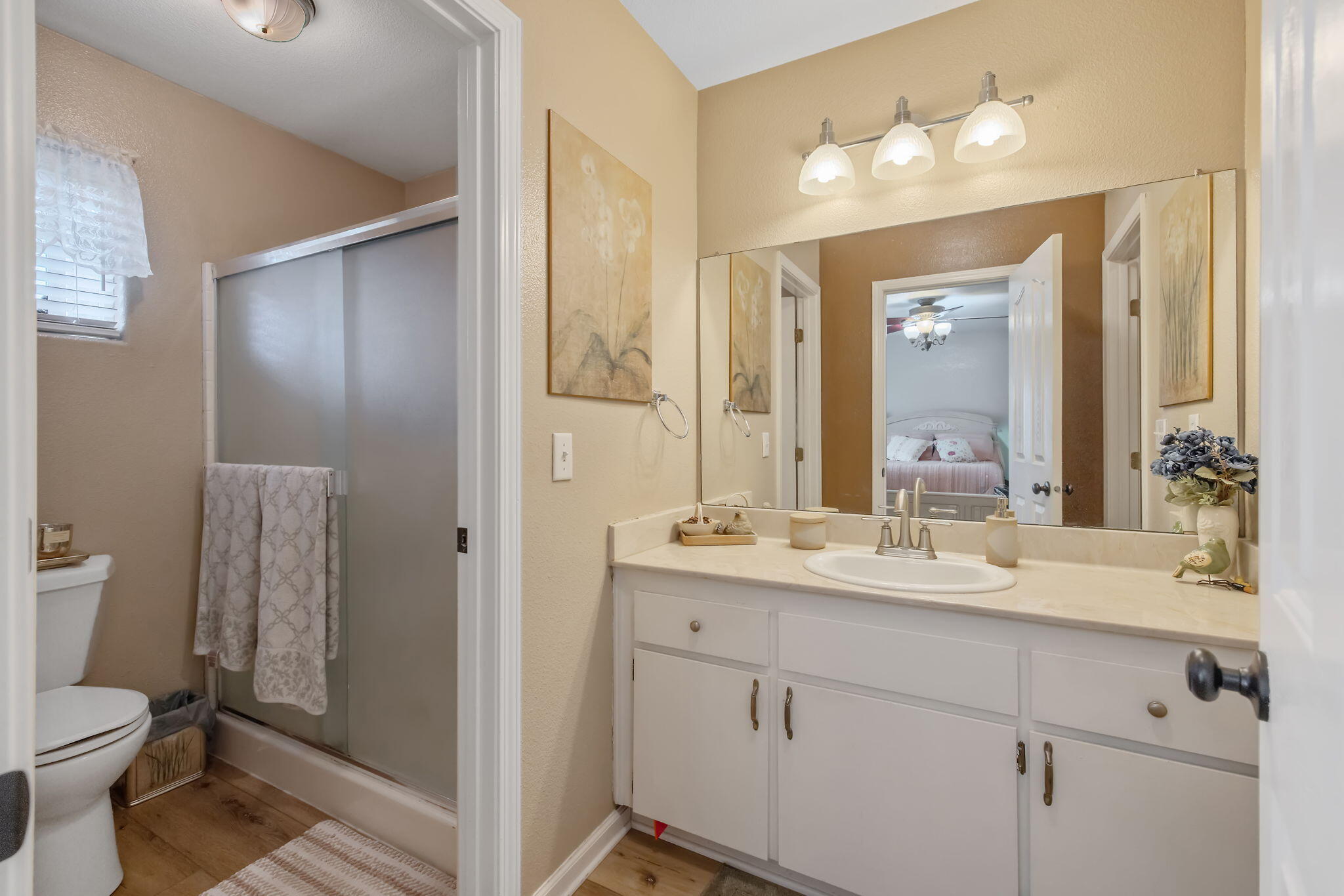 656 Glenn View Ct, Exeter, CA 93221