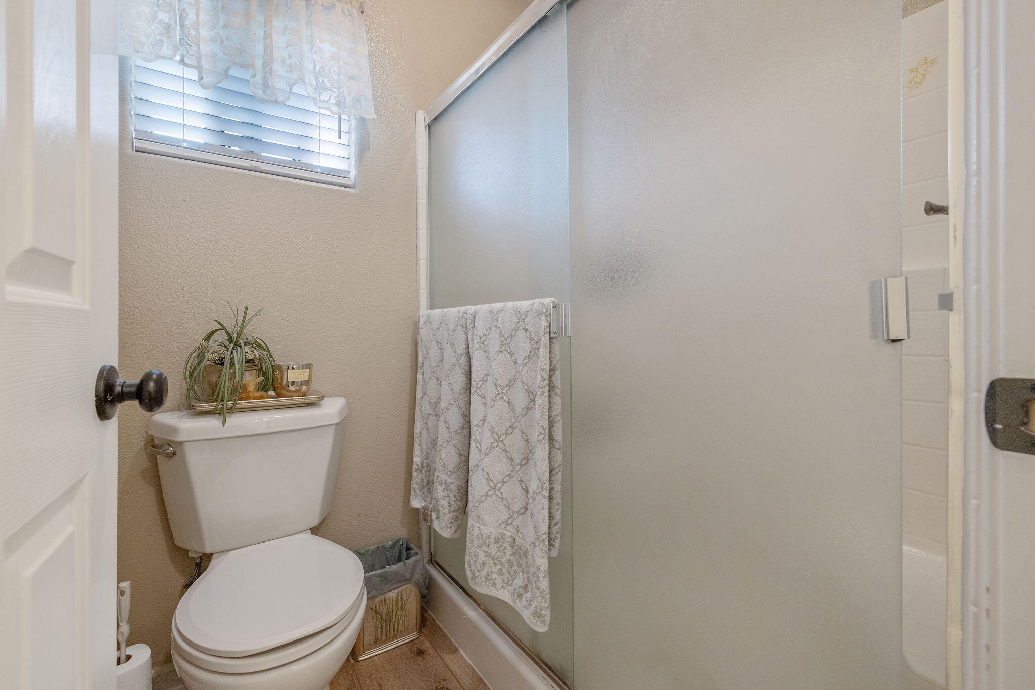 656 Glenn View Ct, Exeter, CA 93221