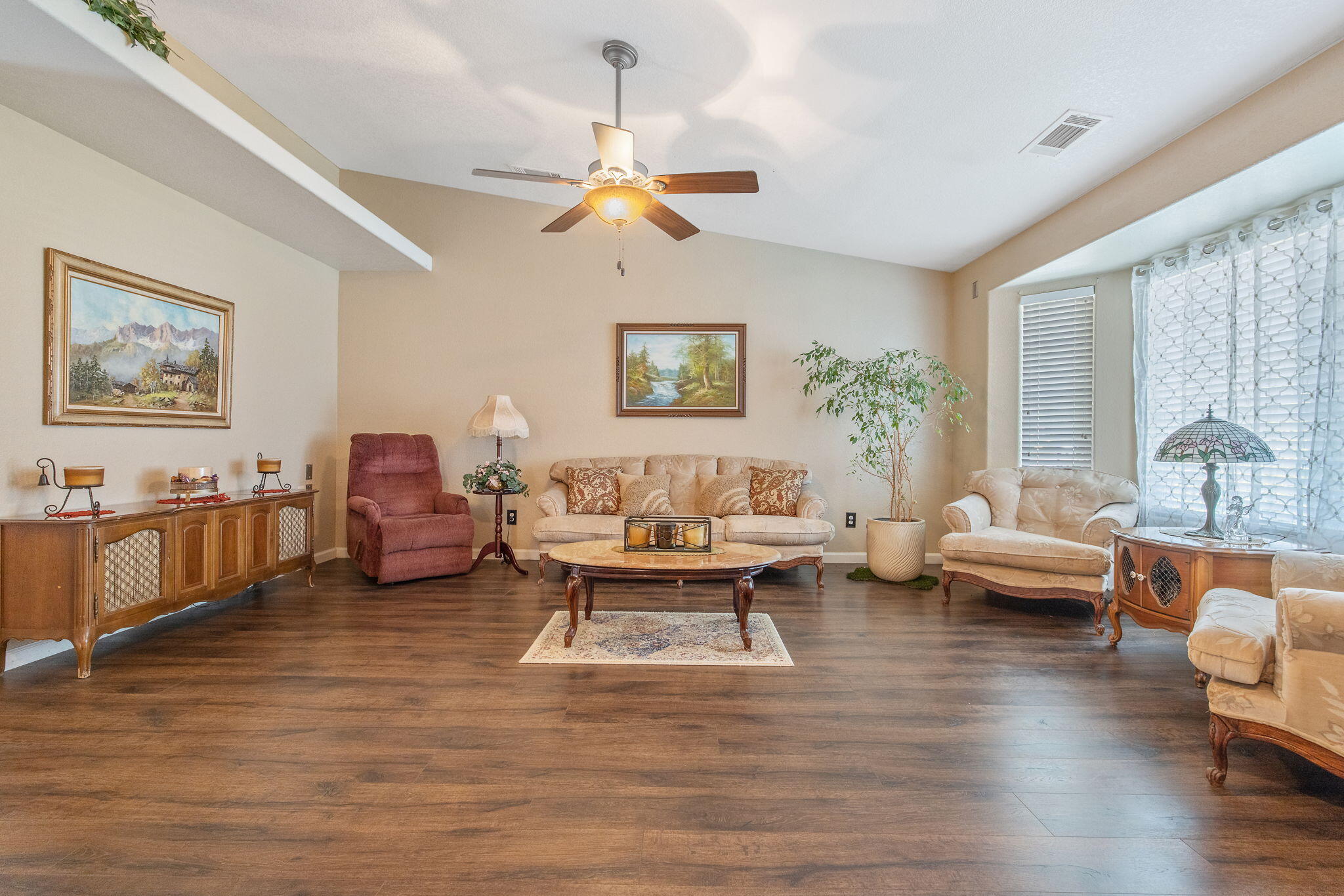656 Glenn View Ct, Exeter, CA 93221