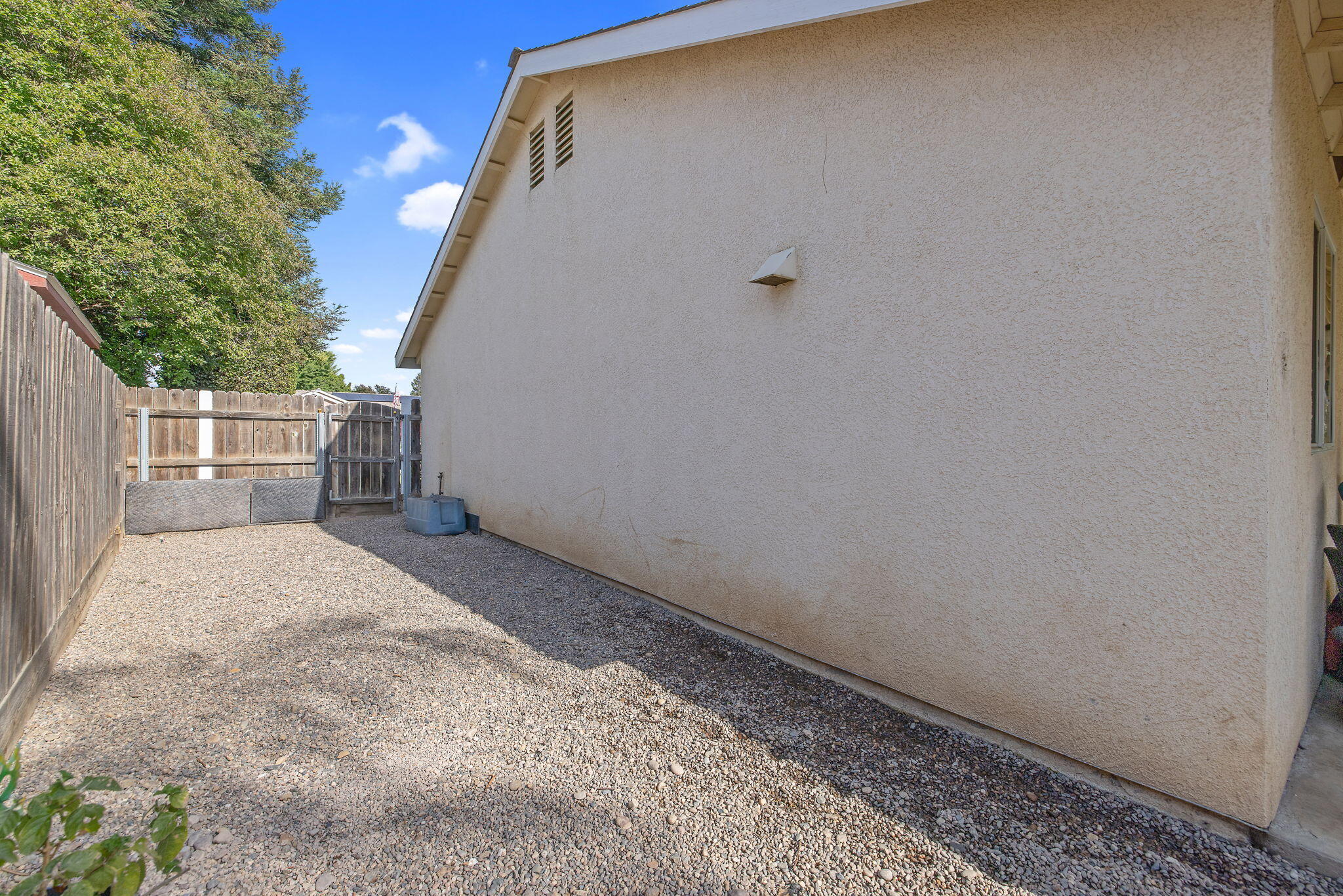 656 Glenn View Ct, Exeter, CA 93221