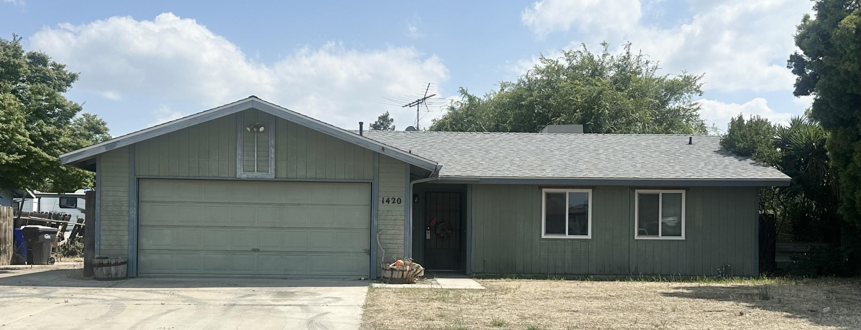 1420 Willow, Exeter, CA 93221