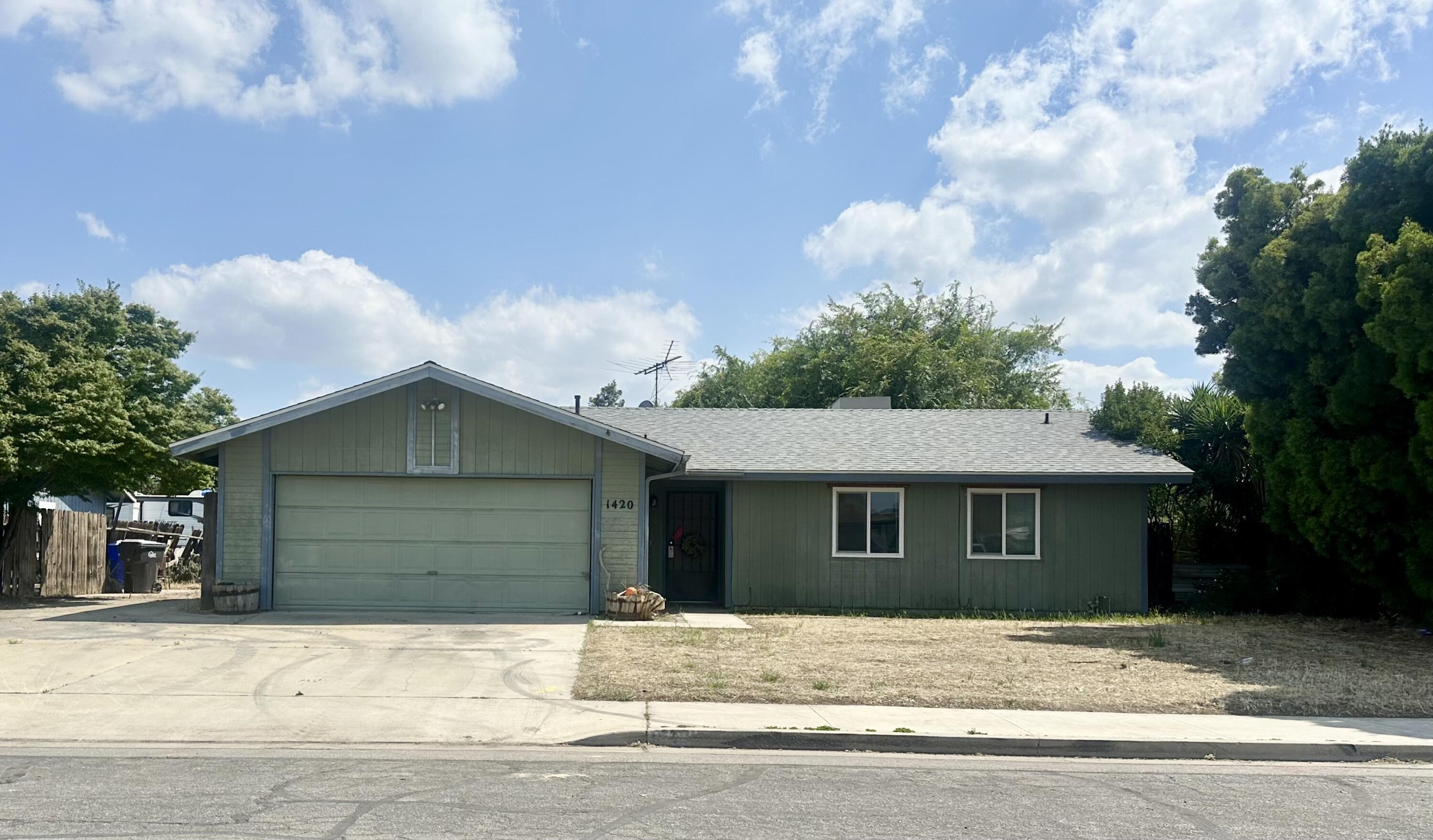 1420 Willow, Exeter, CA 93221