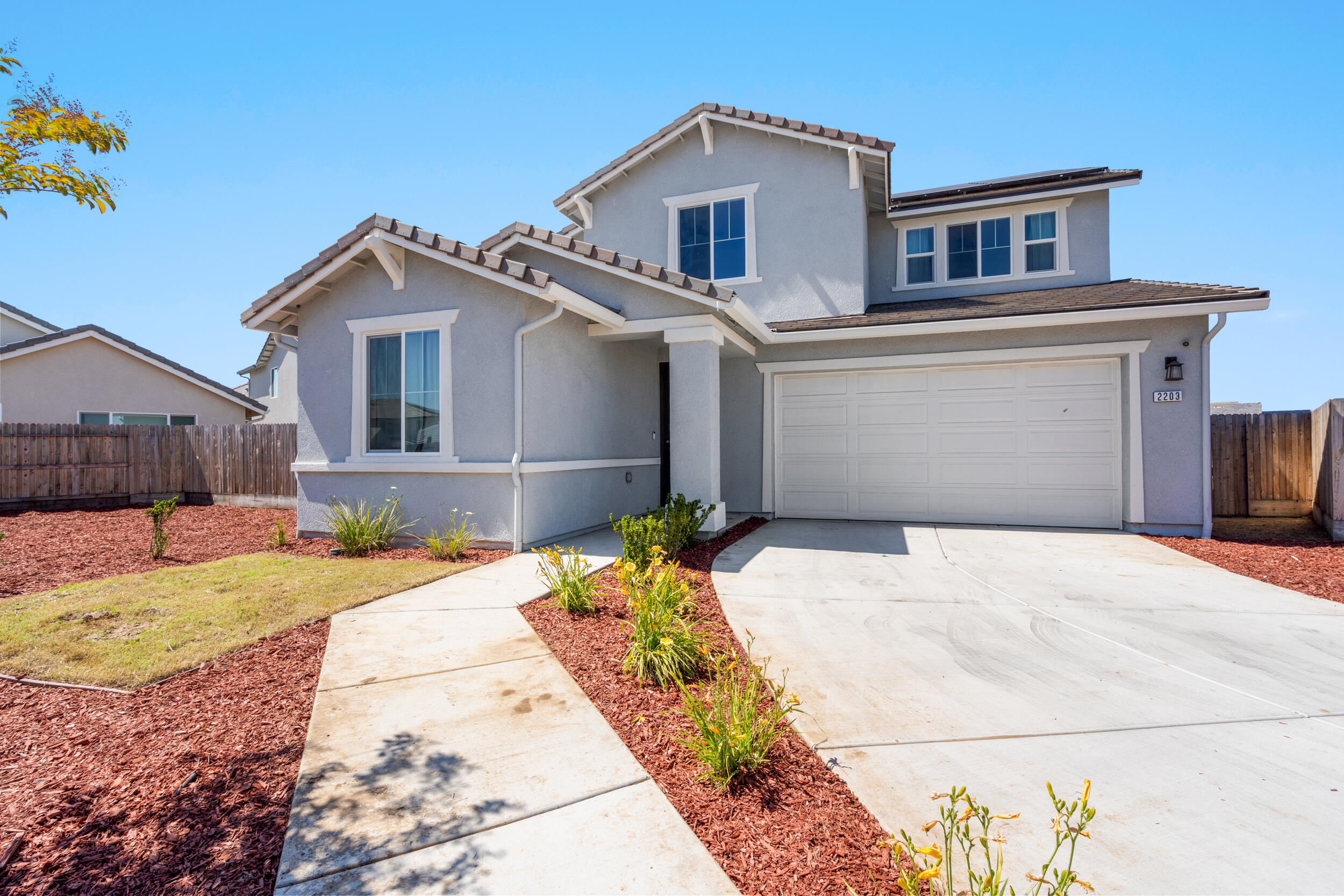 2203 N Laverne Ave, Fresno, CA 93727