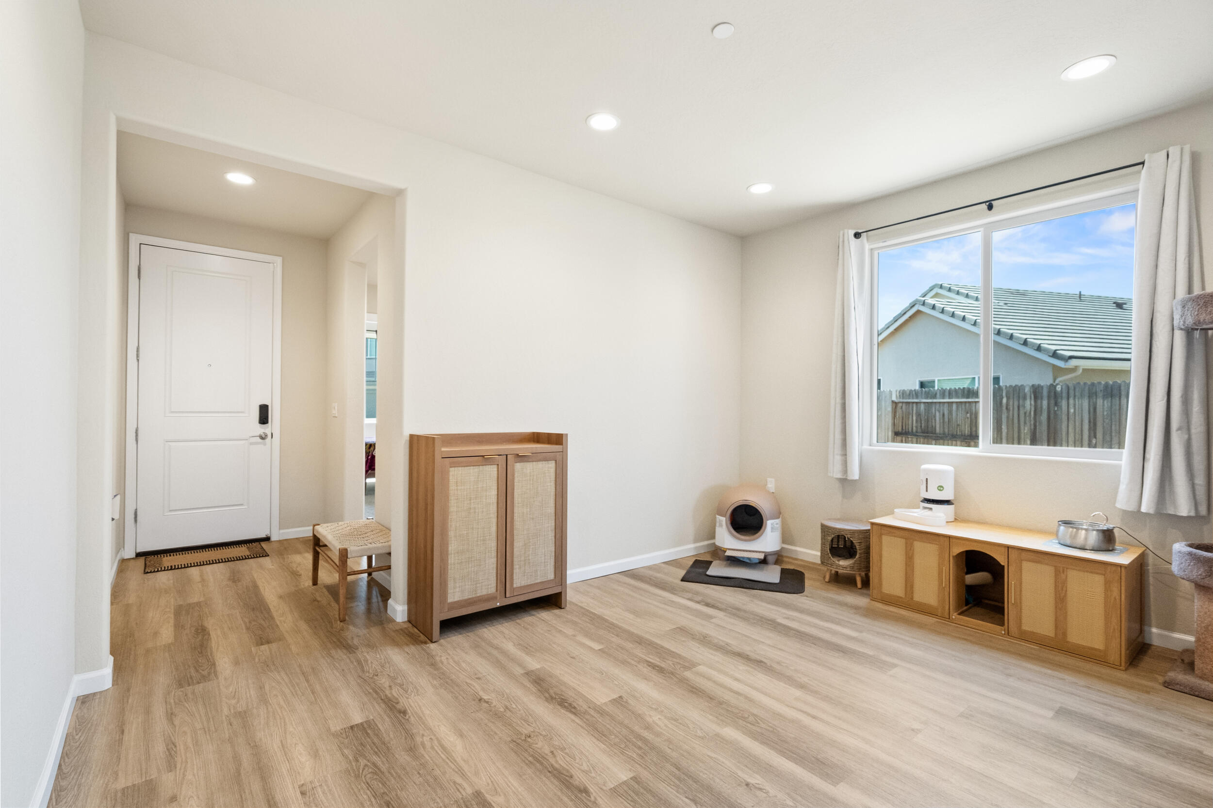 2203 N Laverne Ave, Fresno, CA 93727
