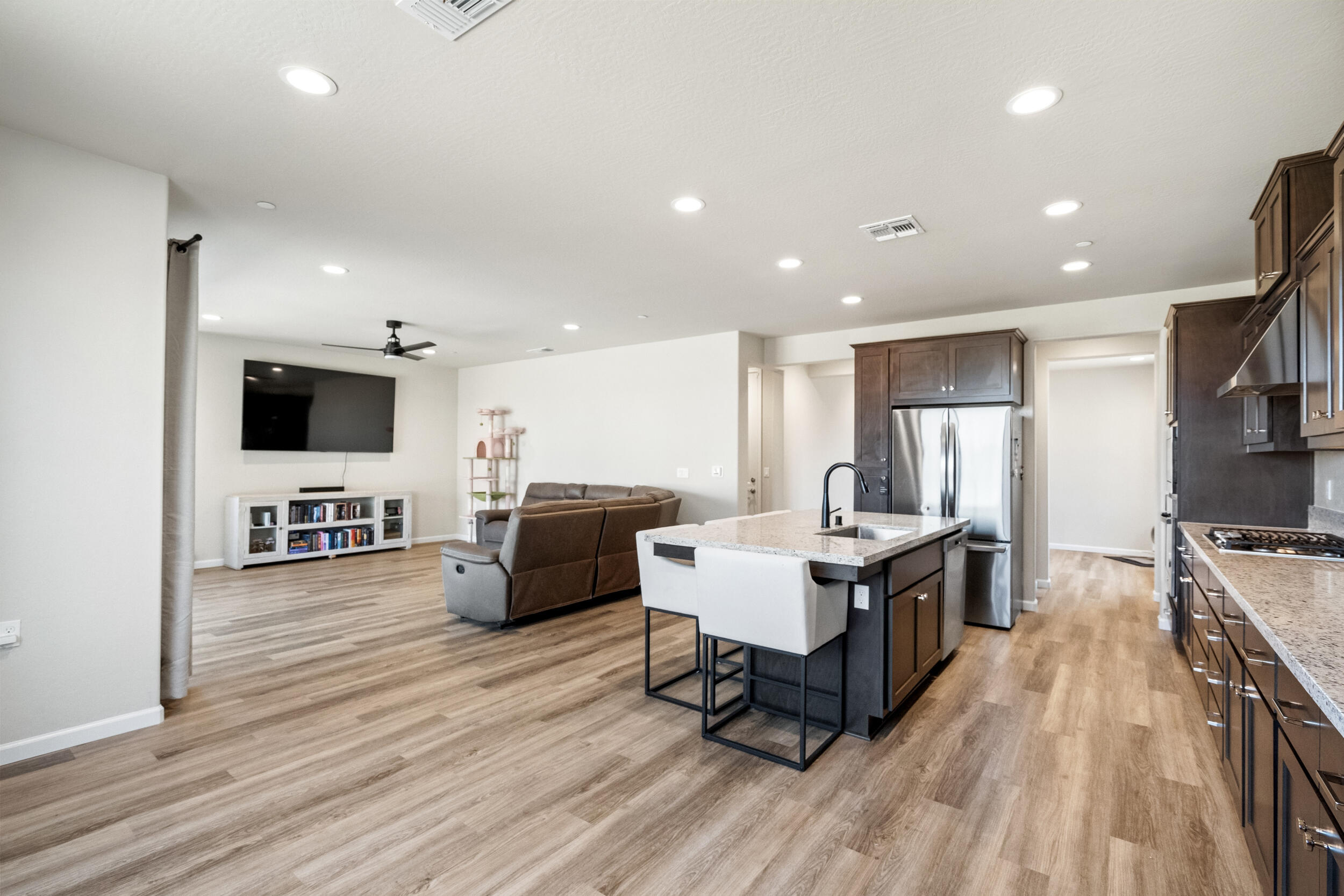 2203 N Laverne Ave, Fresno, CA 93727