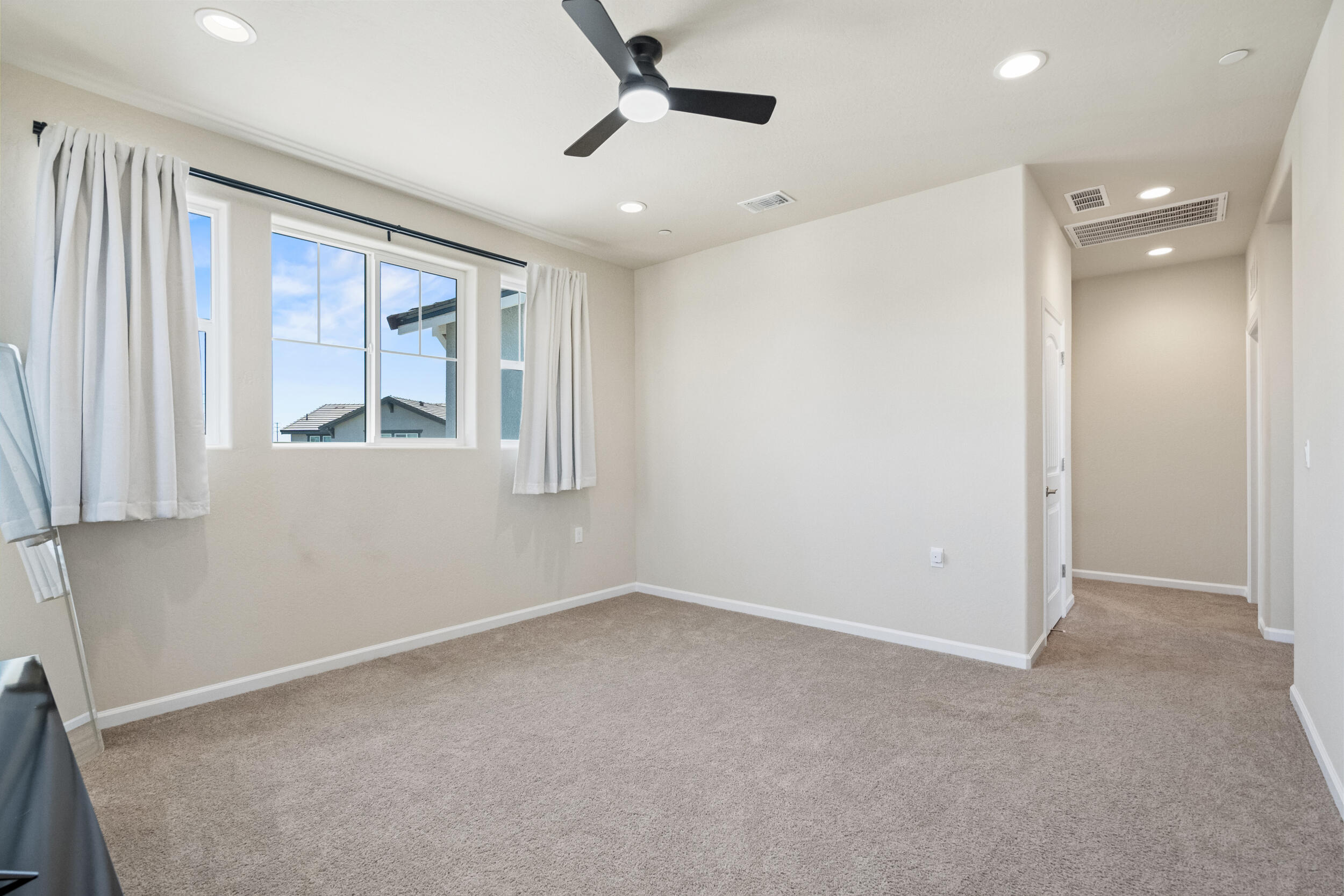 2203 N Laverne Ave, Fresno, CA 93727