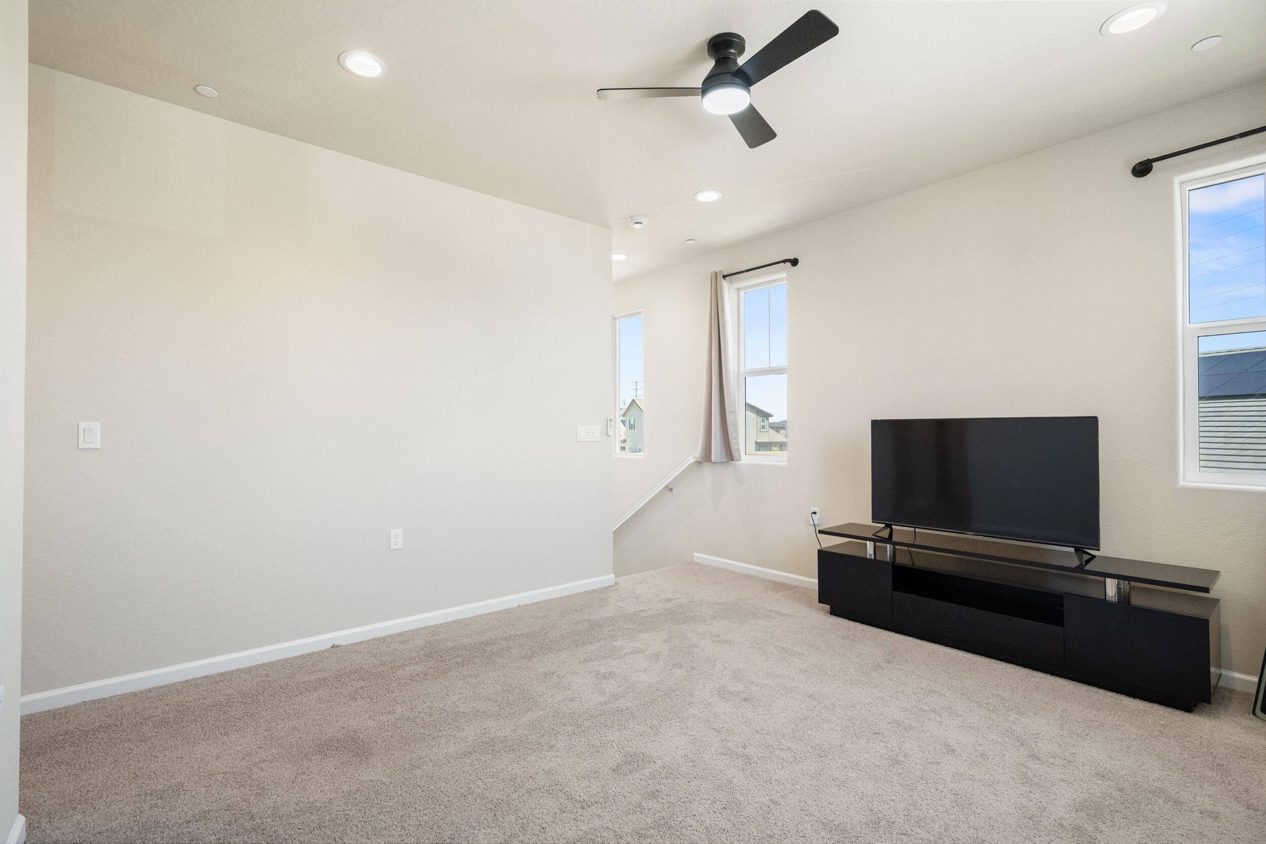 2203 N Laverne Ave, Fresno, CA 93727