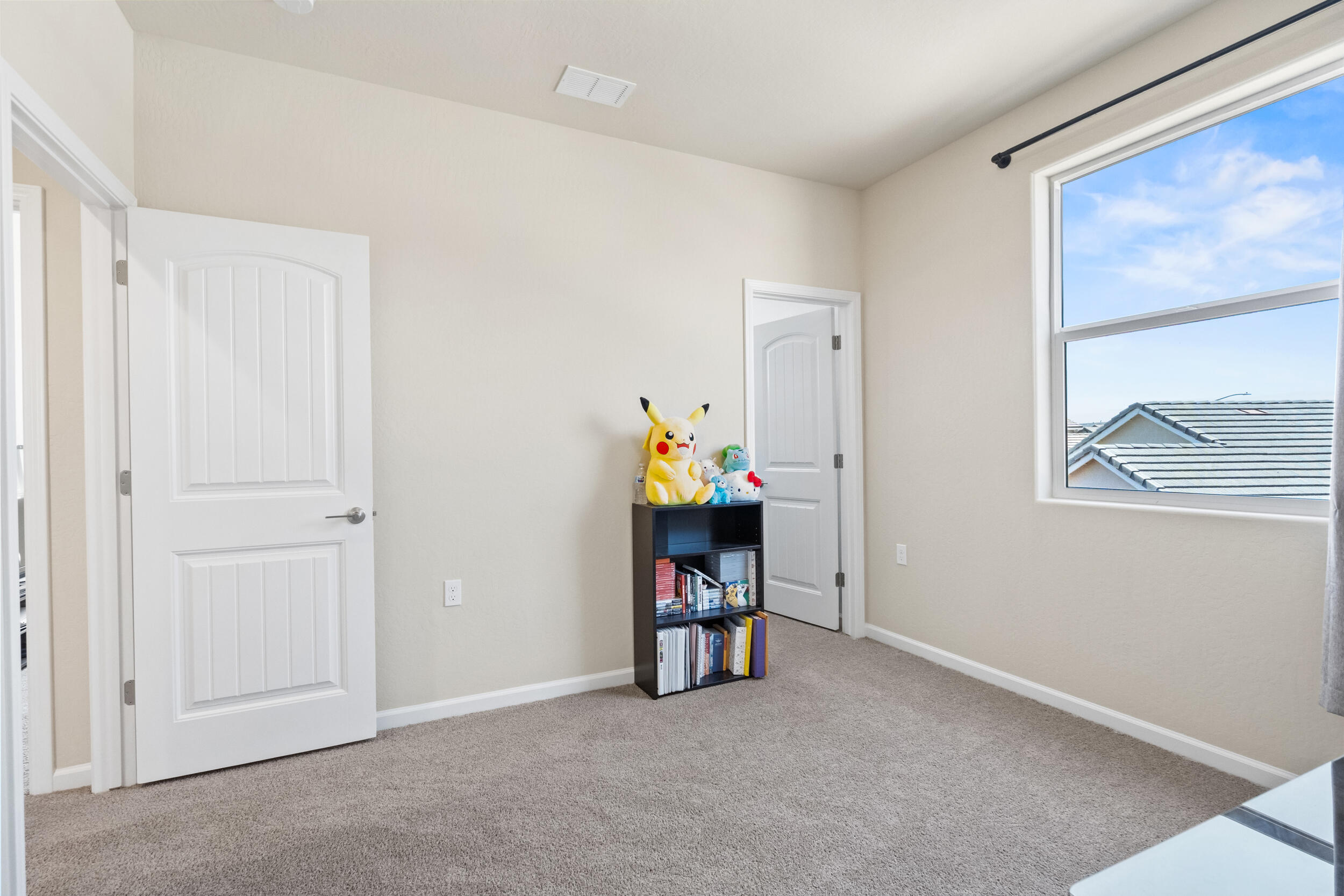 2203 N Laverne Ave, Fresno, CA 93727