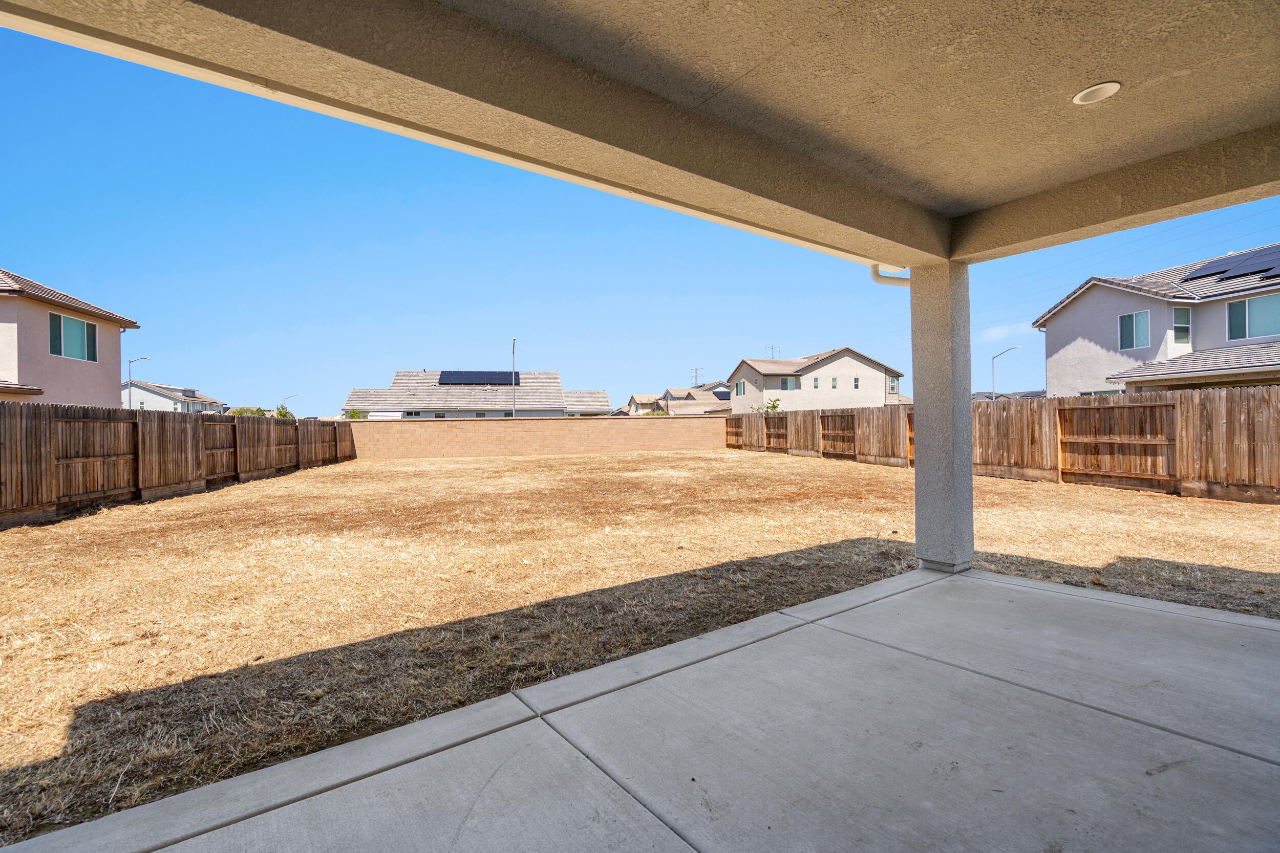 2203 N Laverne Ave, Fresno, CA 93727