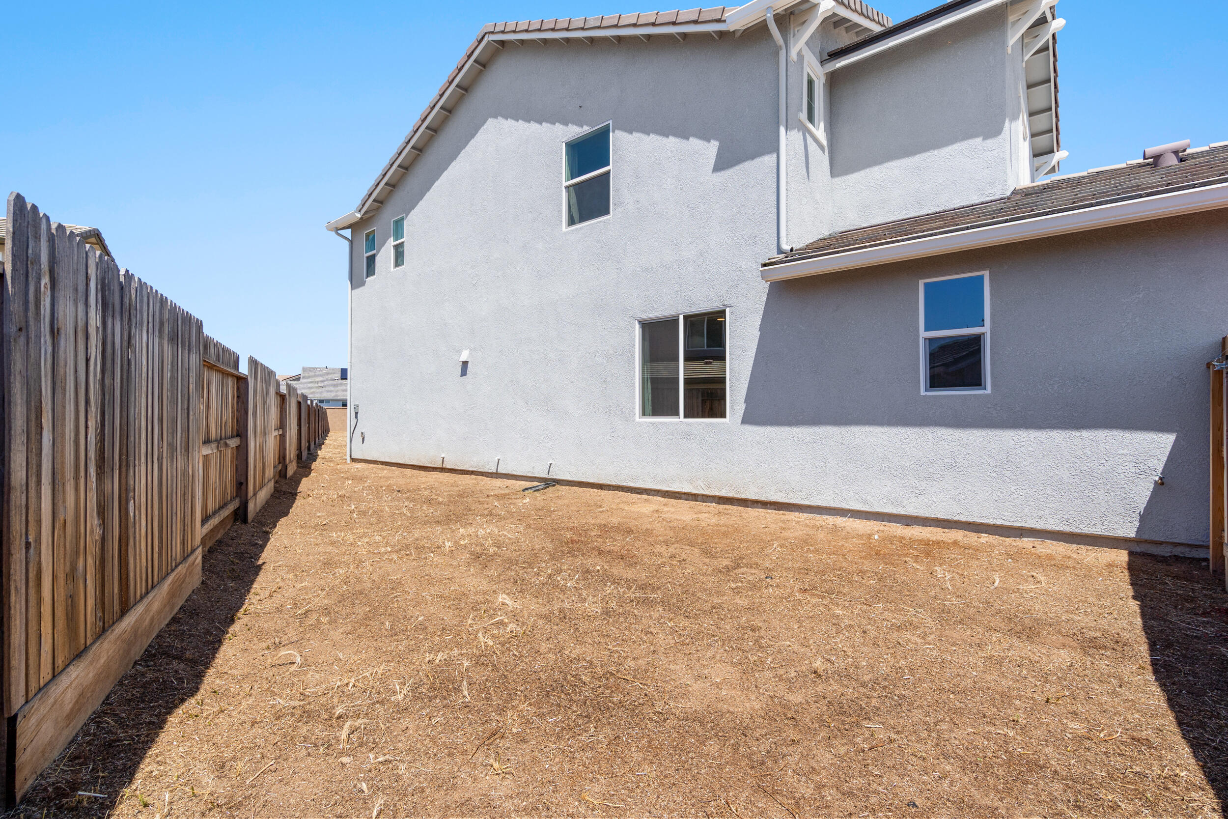2203 N Laverne Ave, Fresno, CA 93727