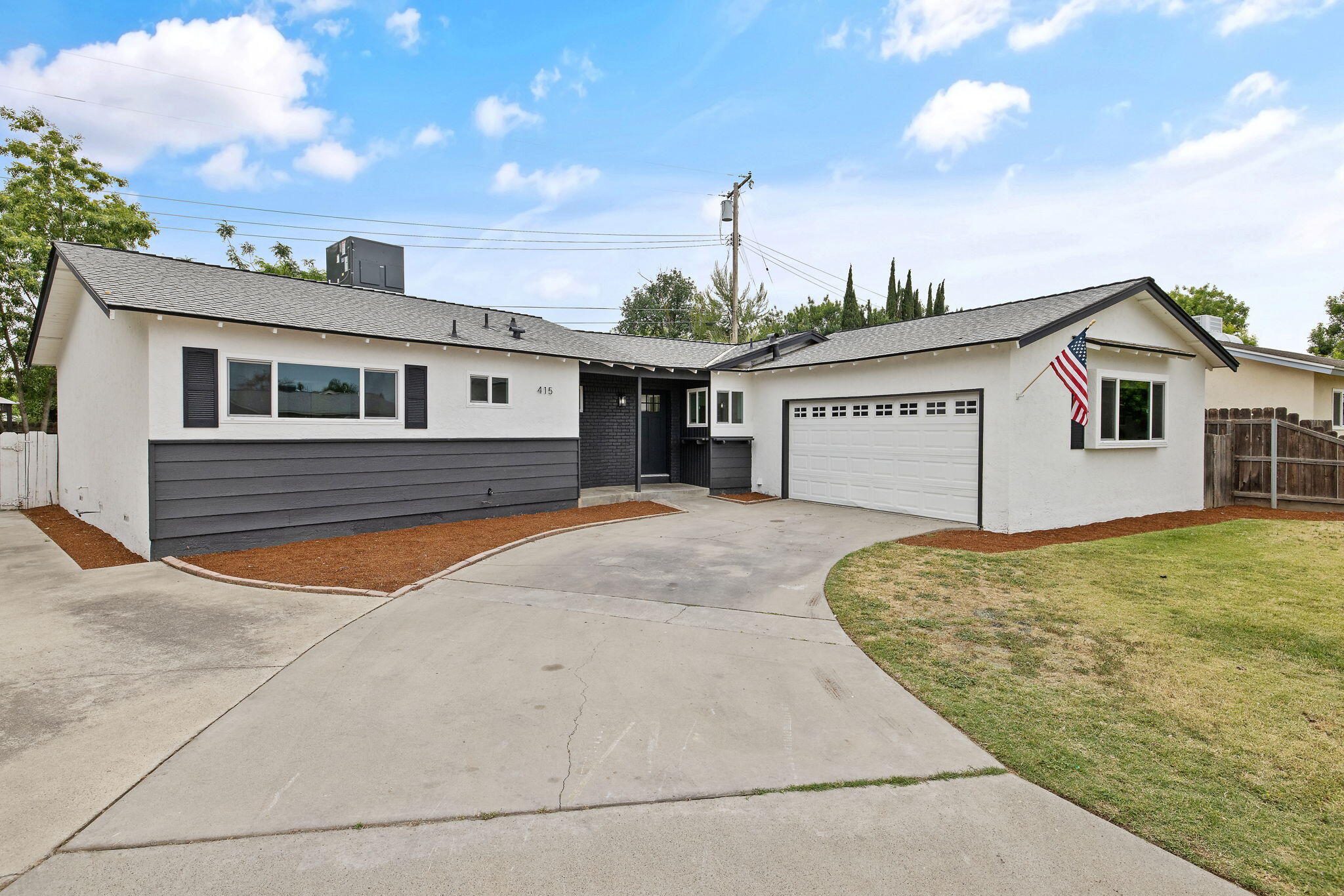 415 Franket Dr, Hanford, CA 93230