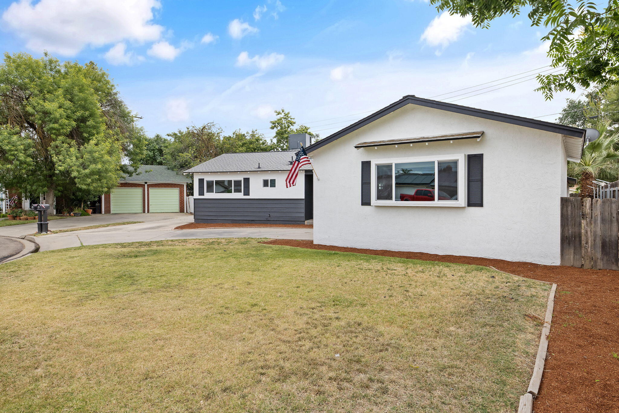 415 Franket Dr, Hanford, CA 93230