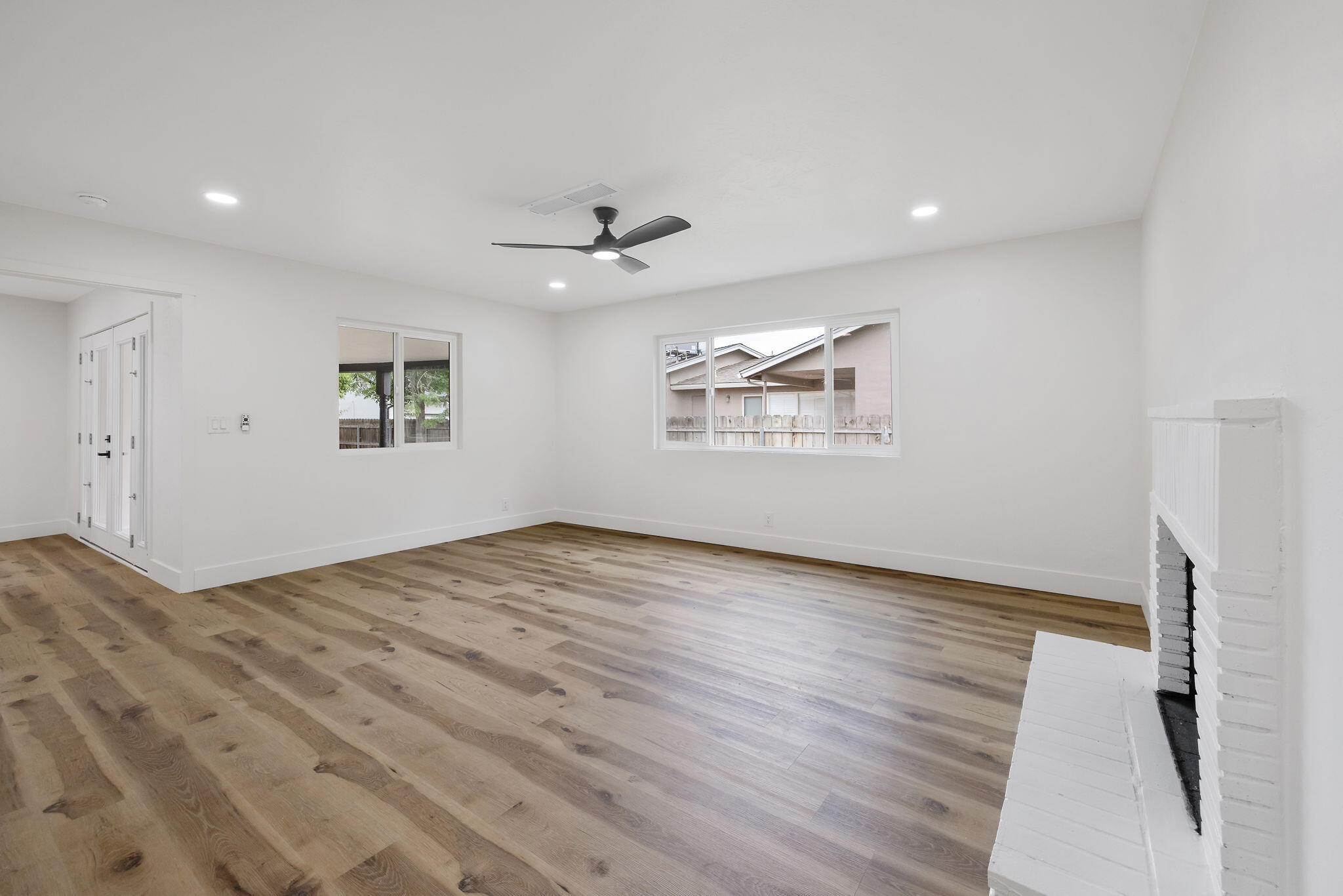415 Franket Dr, Hanford, CA 93230