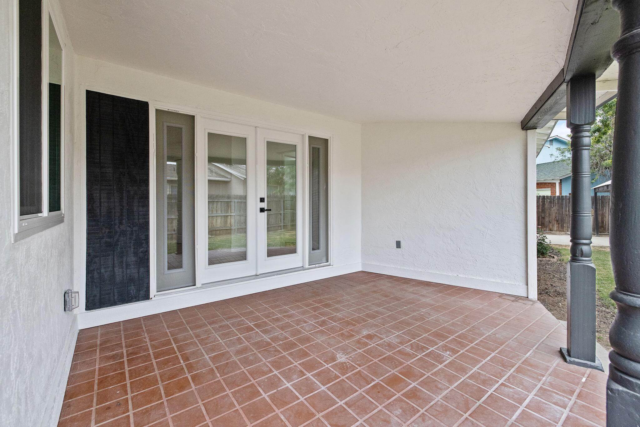 415 Franket Dr, Hanford, CA 93230