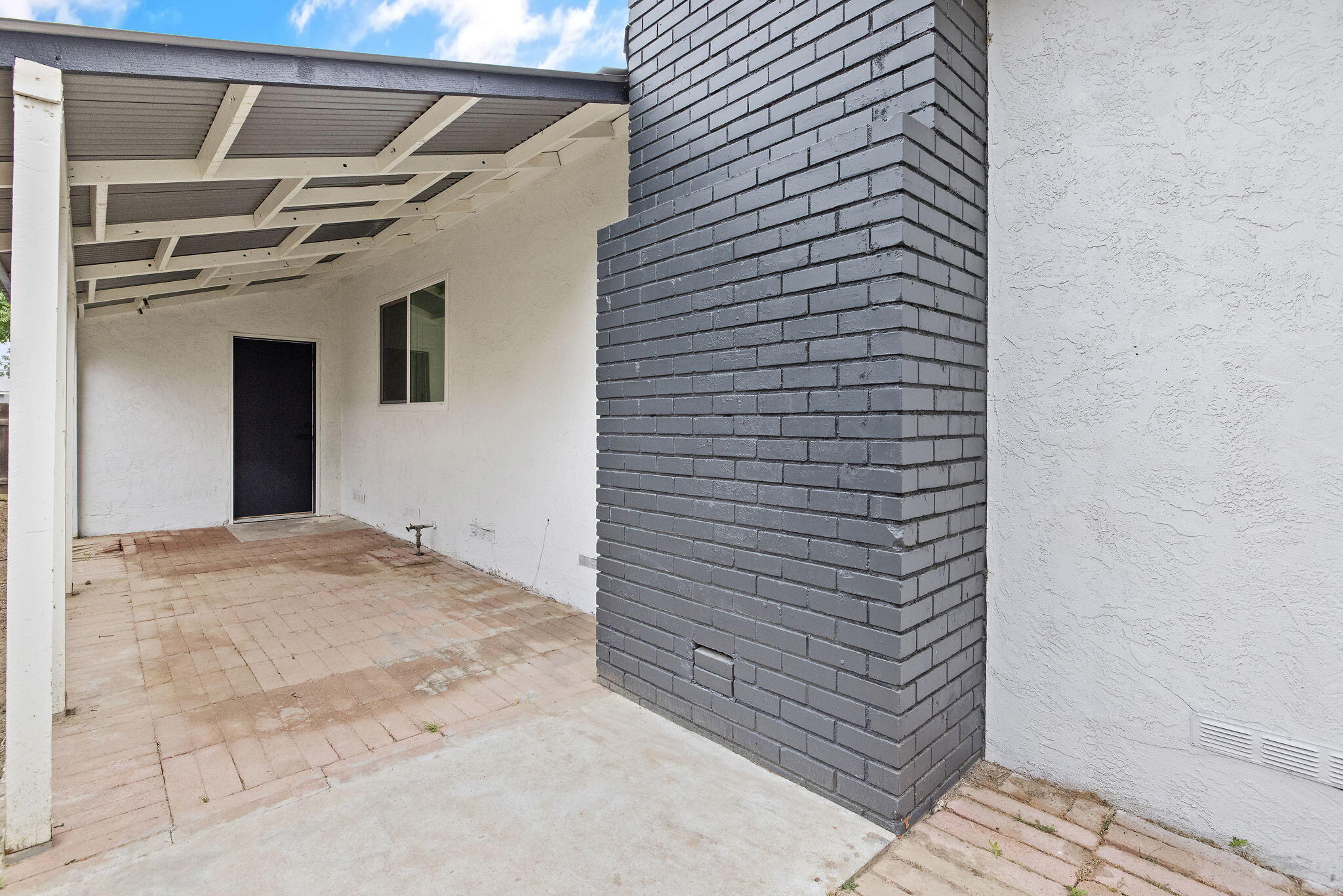 415 Franket Dr, Hanford, CA 93230