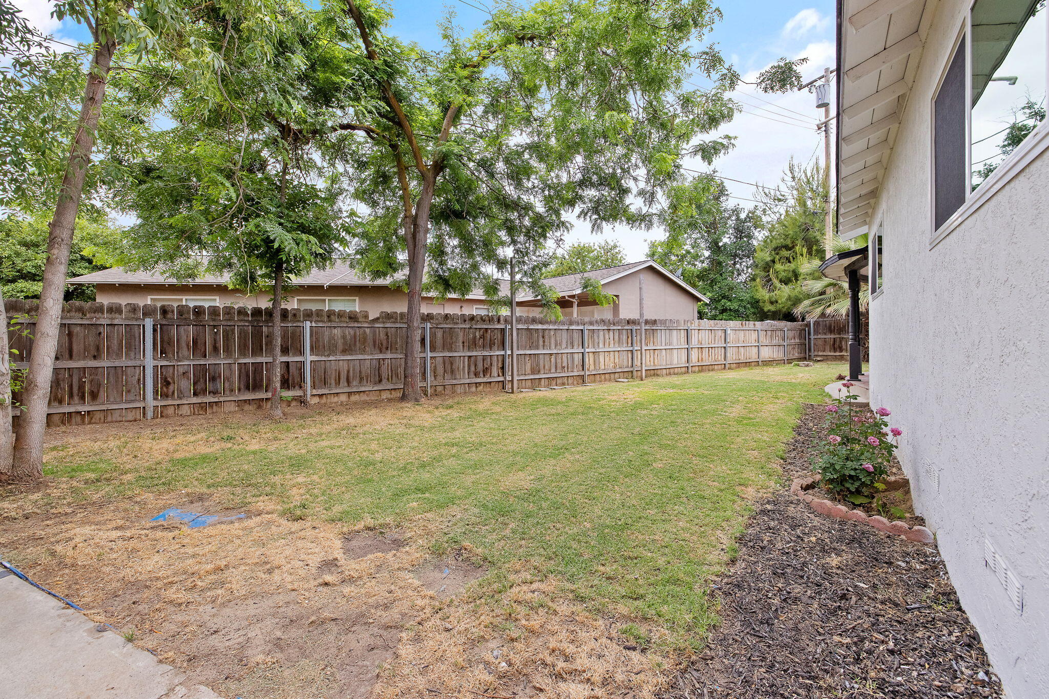 415 Franket Dr, Hanford, CA 93230