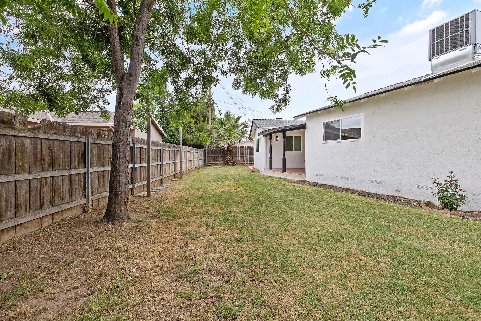 415 Franket Dr, Hanford, CA 93230