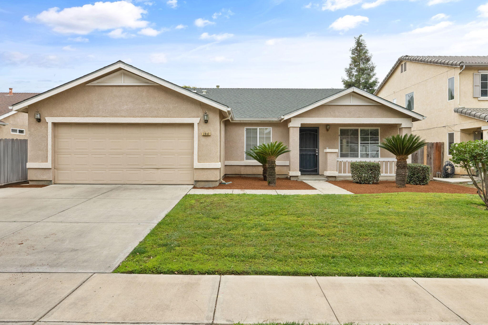2843 W Brooke Ave, Visalia, CA 93291